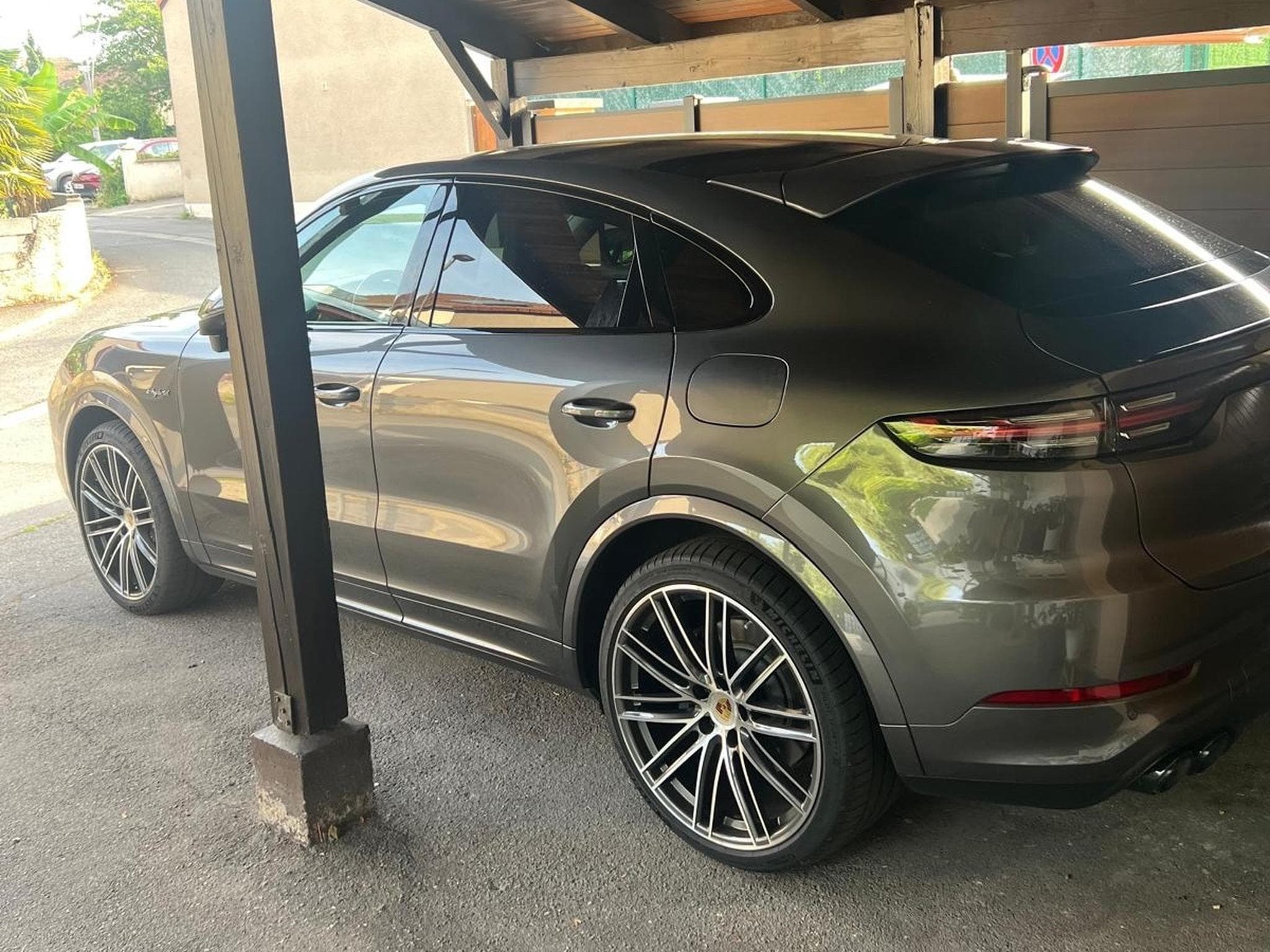 Porsche Cayenne Coupé (2020) - Photo 2