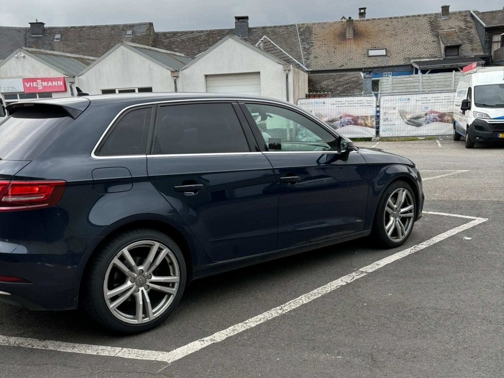 Audi A3 40tfsi 2.0 (2019) - Photo 2