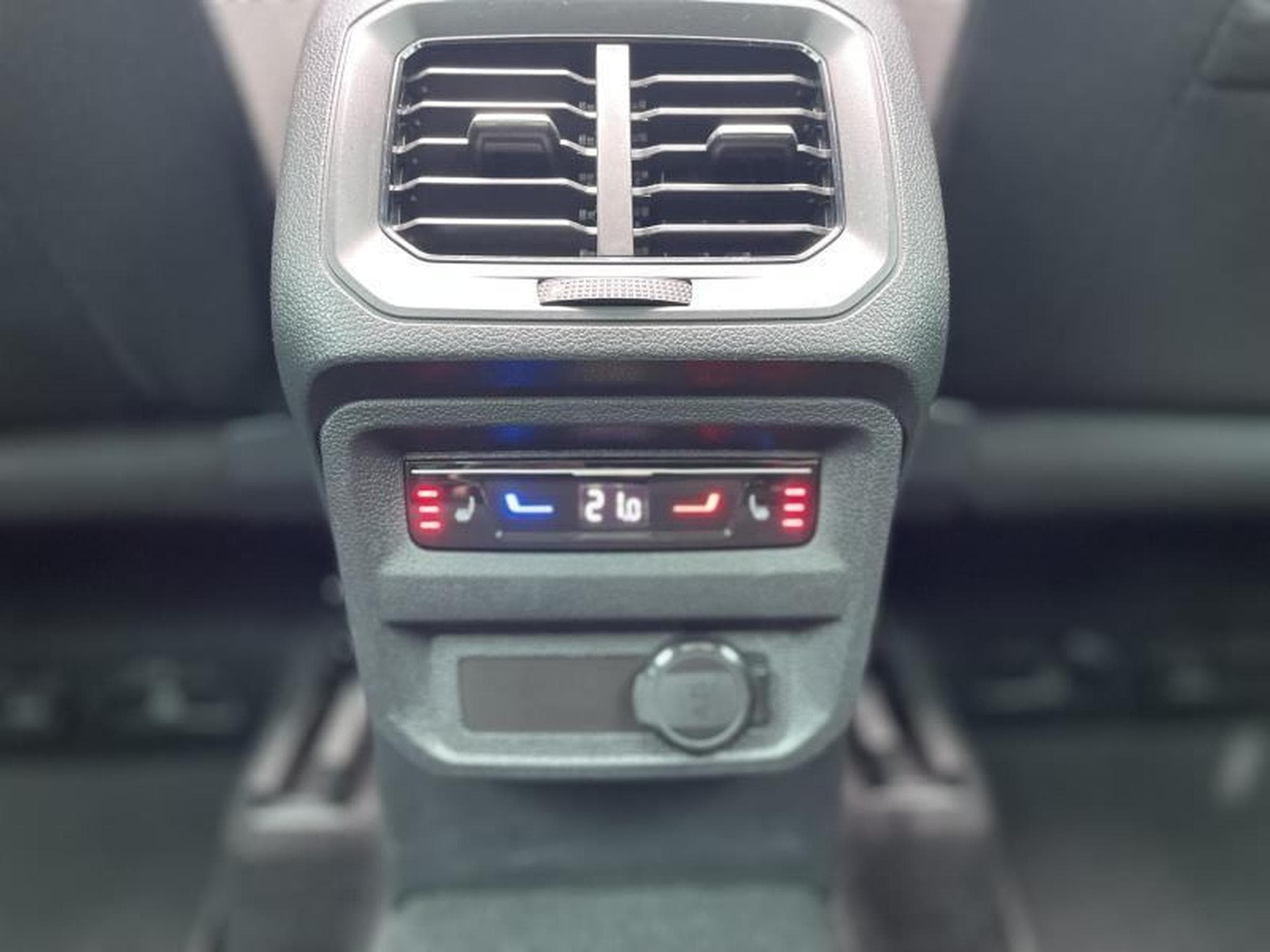 VW Tiguan Elegance 2.0 Tdi 150 DSG Toit Ouvrant (2023) - Photo 6