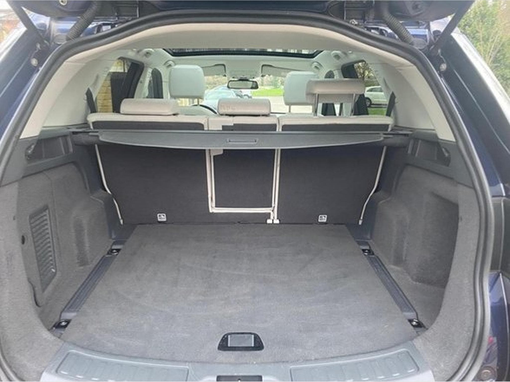 Land-Rover Discovery Sport 180 CH - HSE Luxury - Full options (2017) - Foto 10