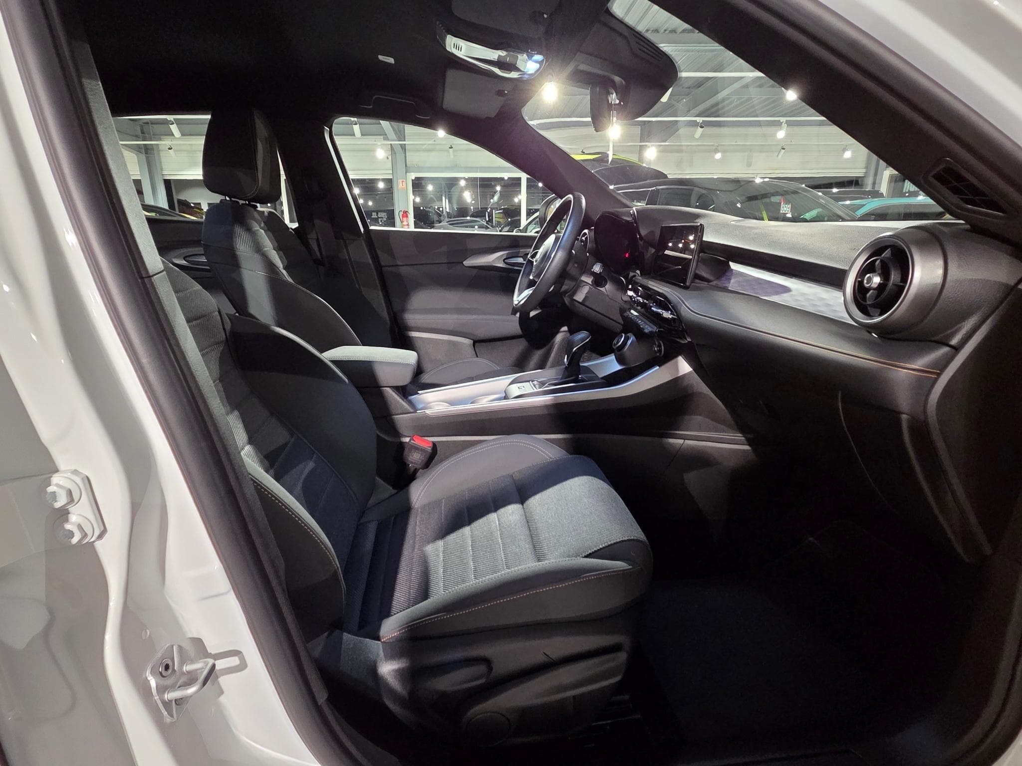 Alfa-Romeo Tonale TI 1.5 HYBRID DCT 160 CV (2025) - Photo 9