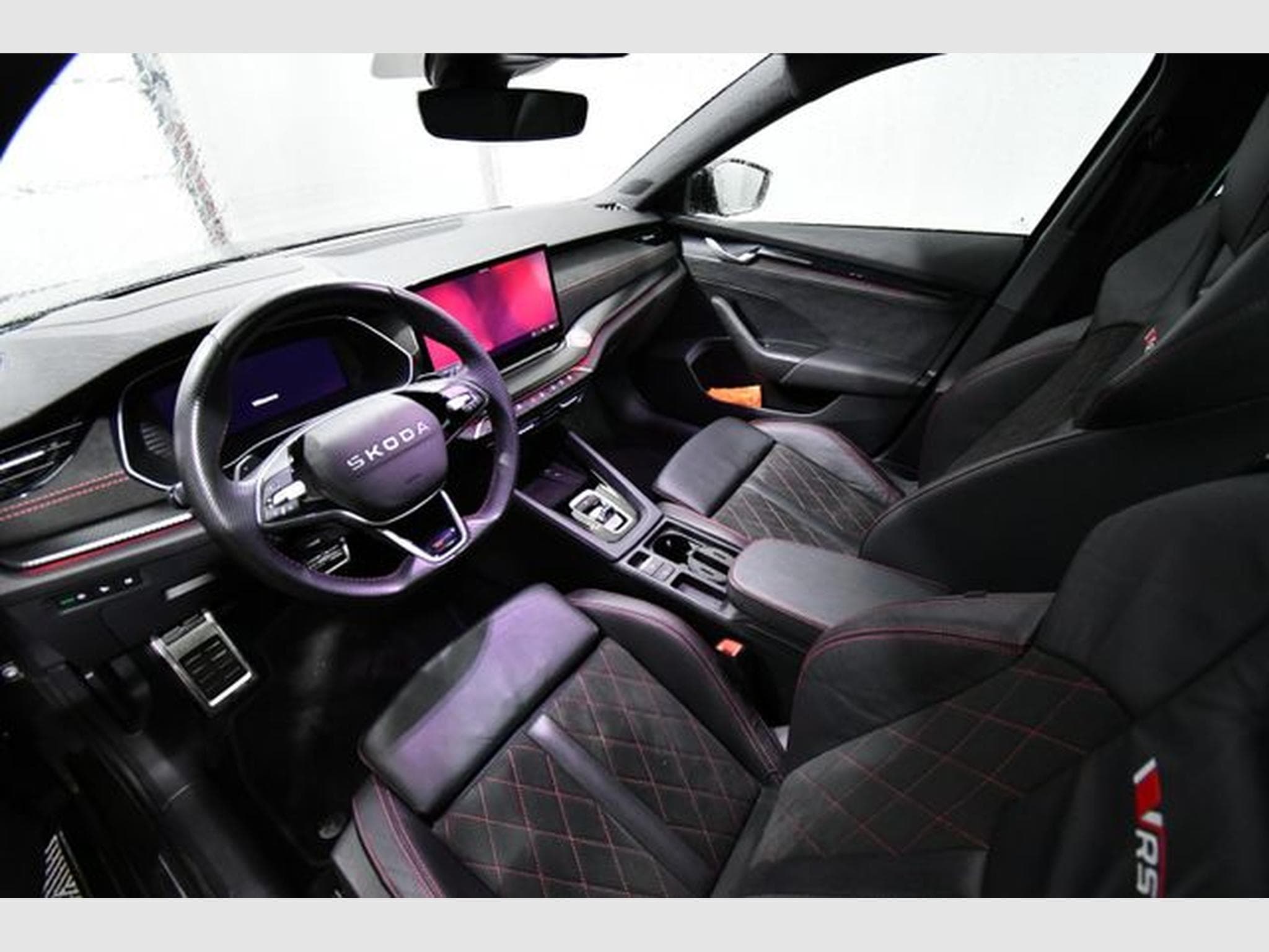 Skoda Octavia Octavia Combi 2.0 TSI DSG RS - Std.H., AHK, Kame (2025) - Photo 5