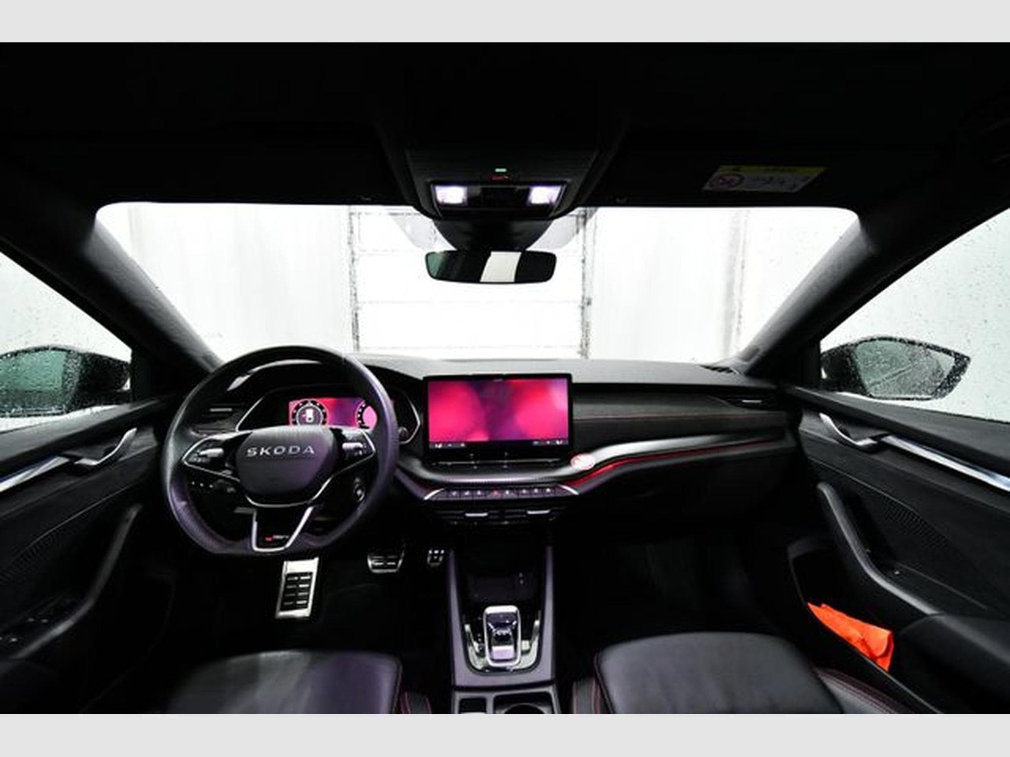 Skoda Octavia Octavia Combi 2.0 TSI DSG RS - Std.H., AHK, Kame (2025) - Photo 6