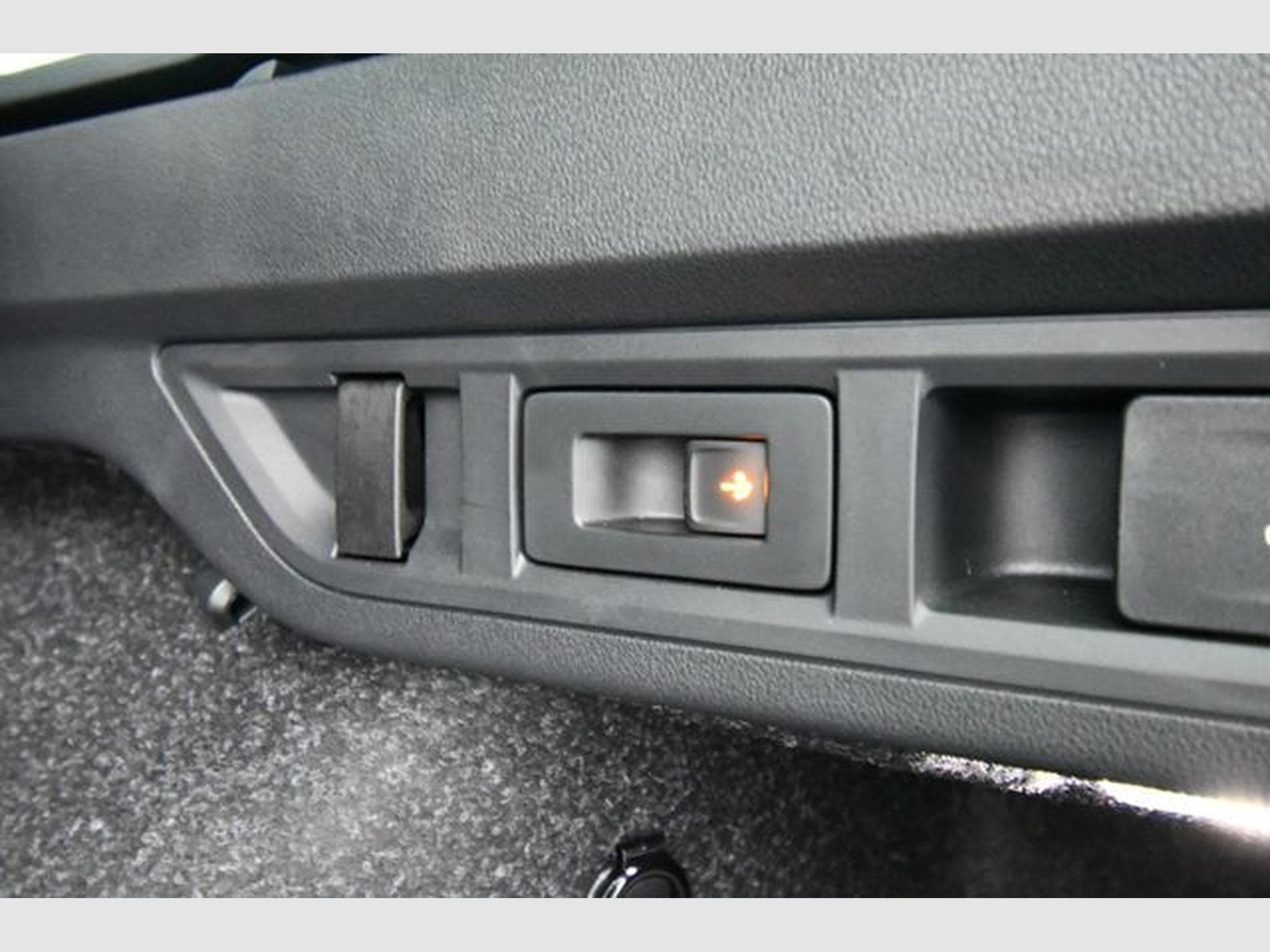 Skoda Octavia Octavia Combi 2.0 TSI DSG RS - Std.H., AHK, Kame (2025) - Photo 9