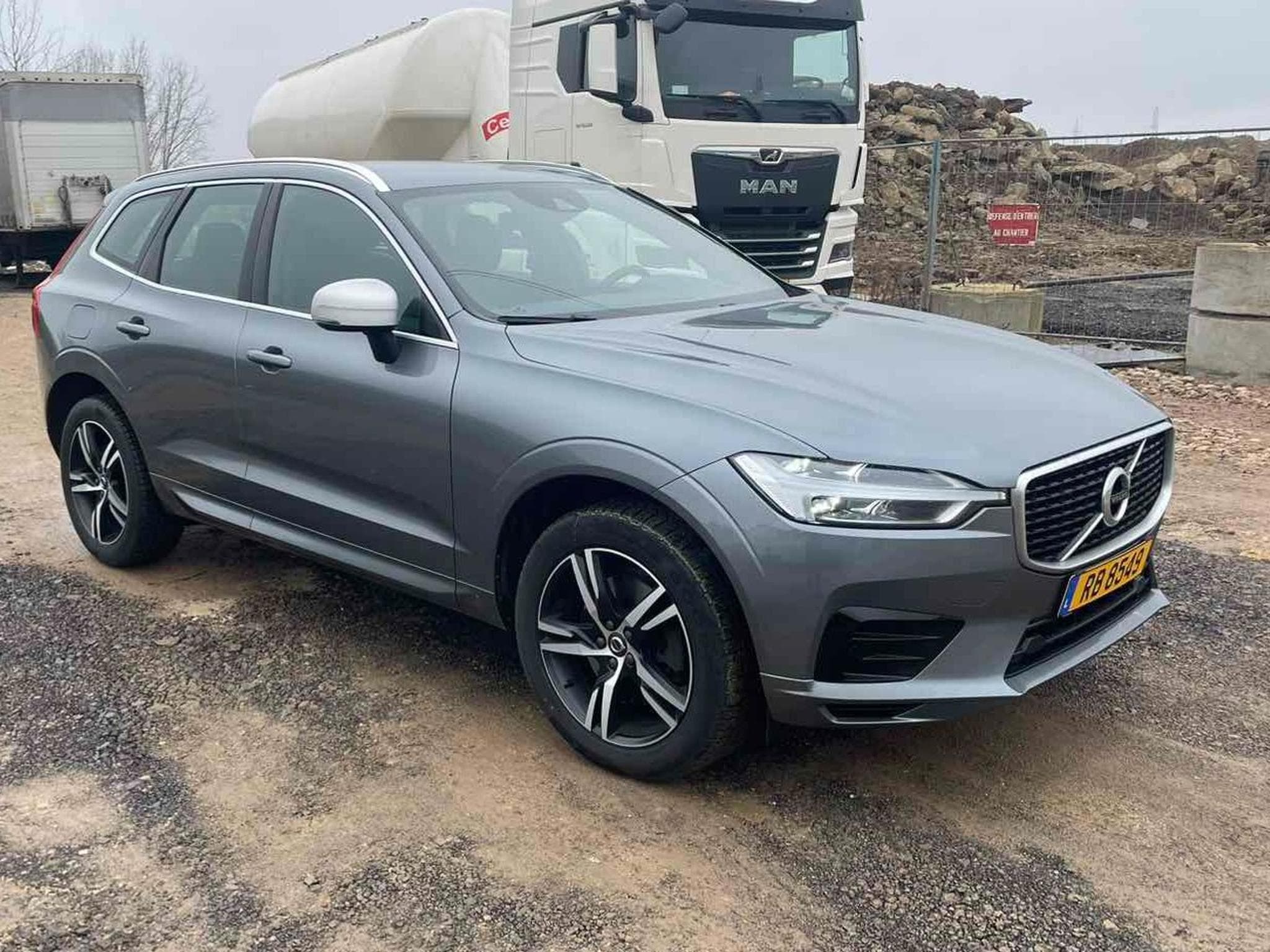 Volvo XC60 R-Line (2018) - Photo 1