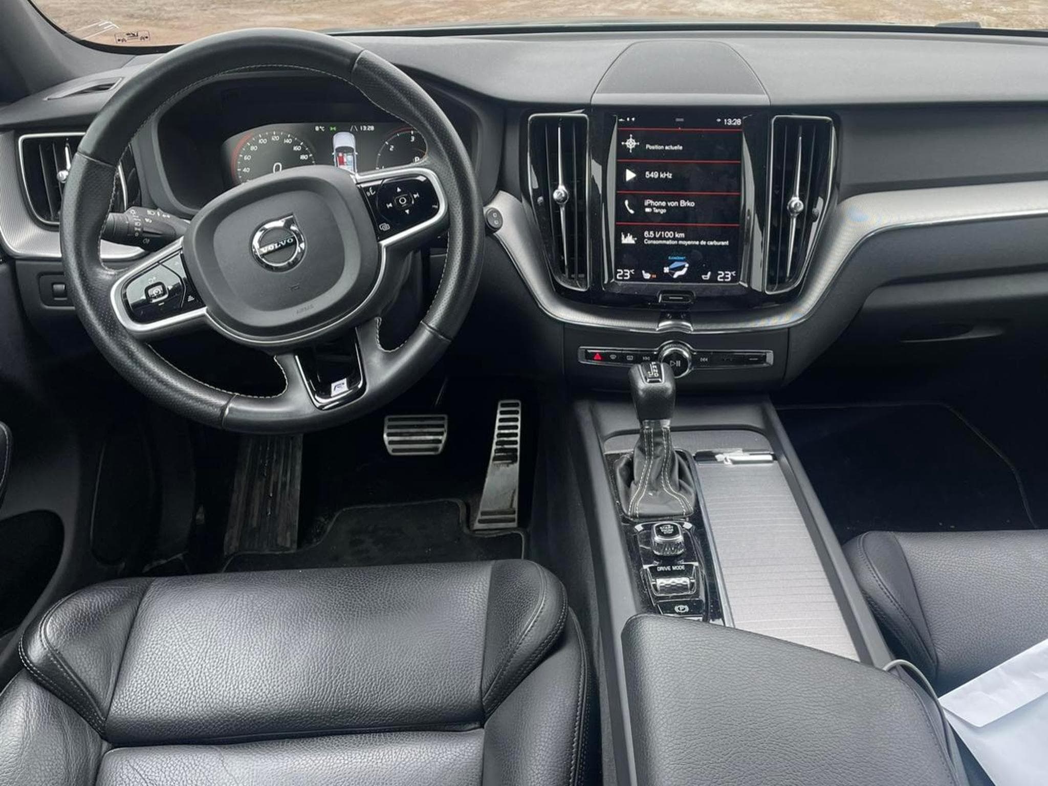 Volvo XC60 R-Line (2018) - Photo 3