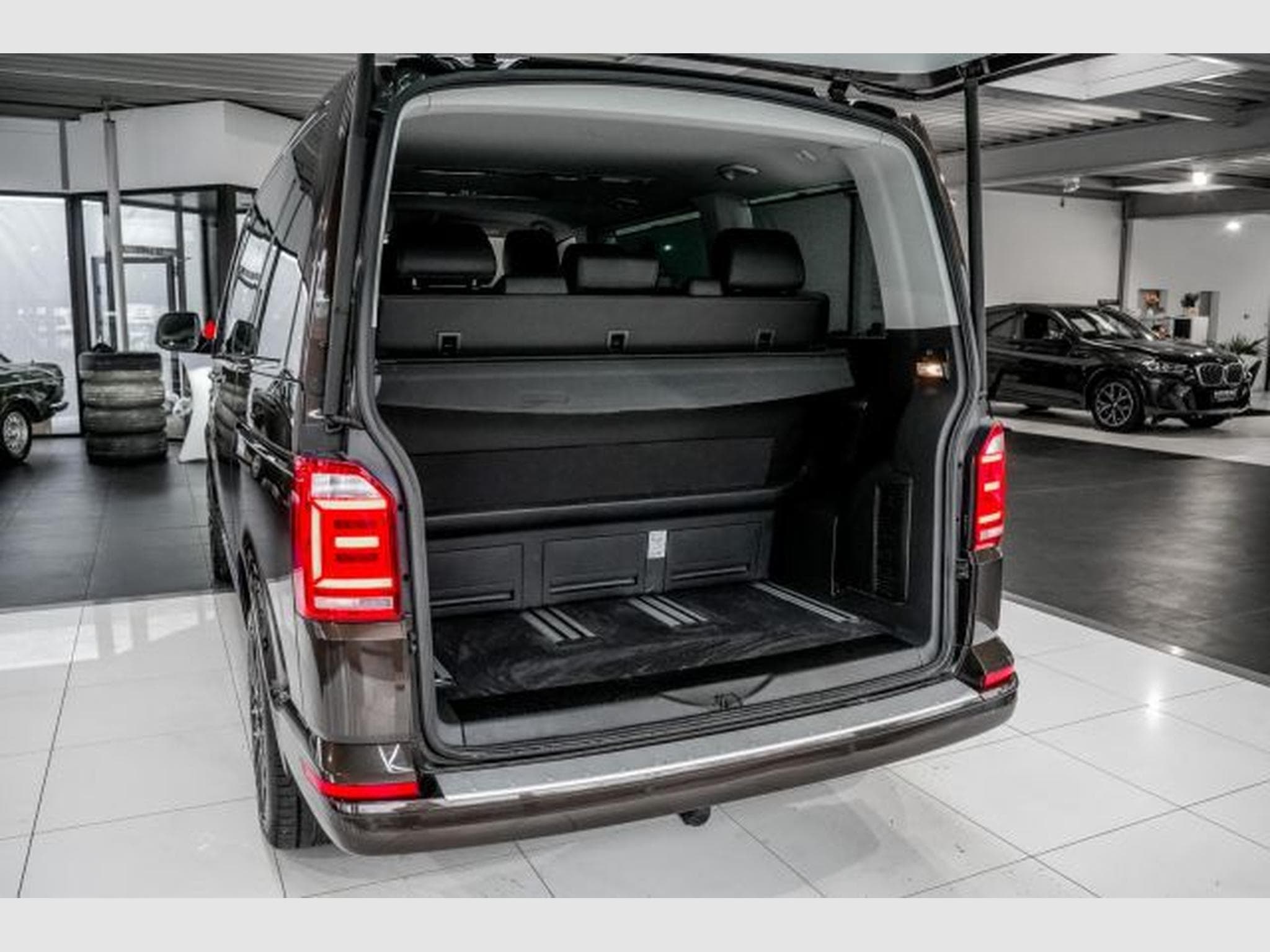 VW T6.1 T6 Multivan 2.0 TDI DSG Generation Six 4Mo. AHK (2018) - Foto 9