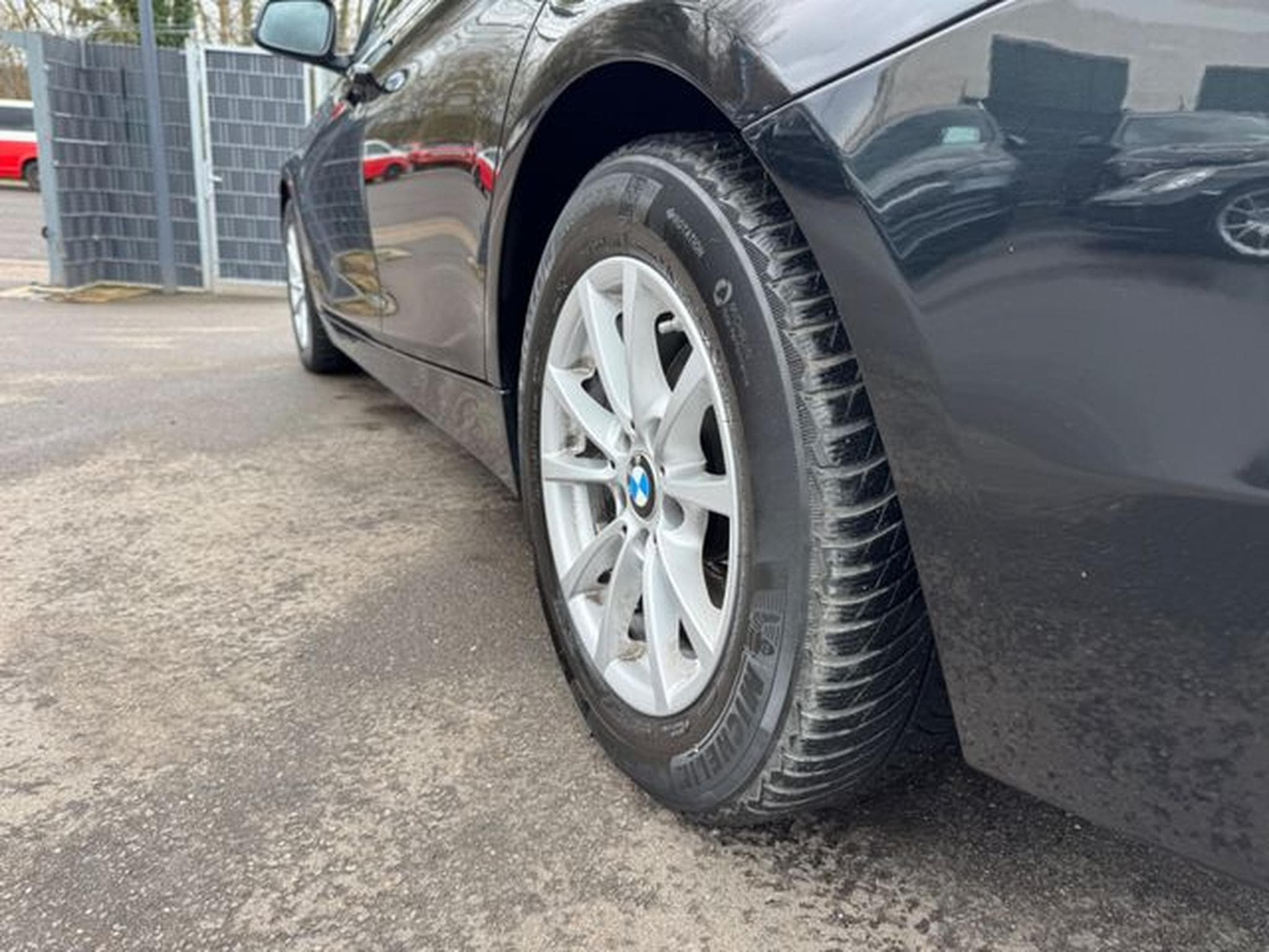 BMW 320 320i LIM *1.HAND*NAVI*KAMERA*PDC*TOP* (2013) - Foto 10