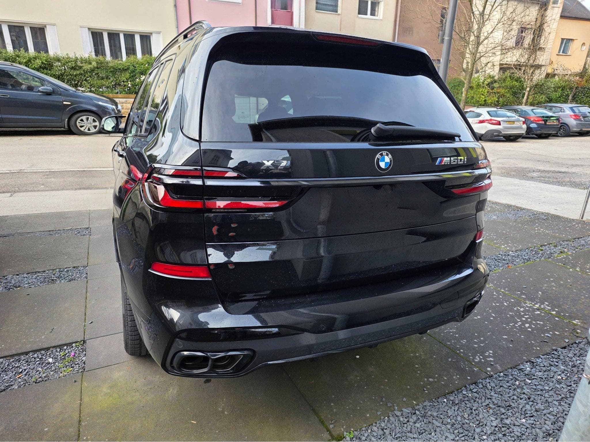 BMW X7 M60i (2023) - Photo 2