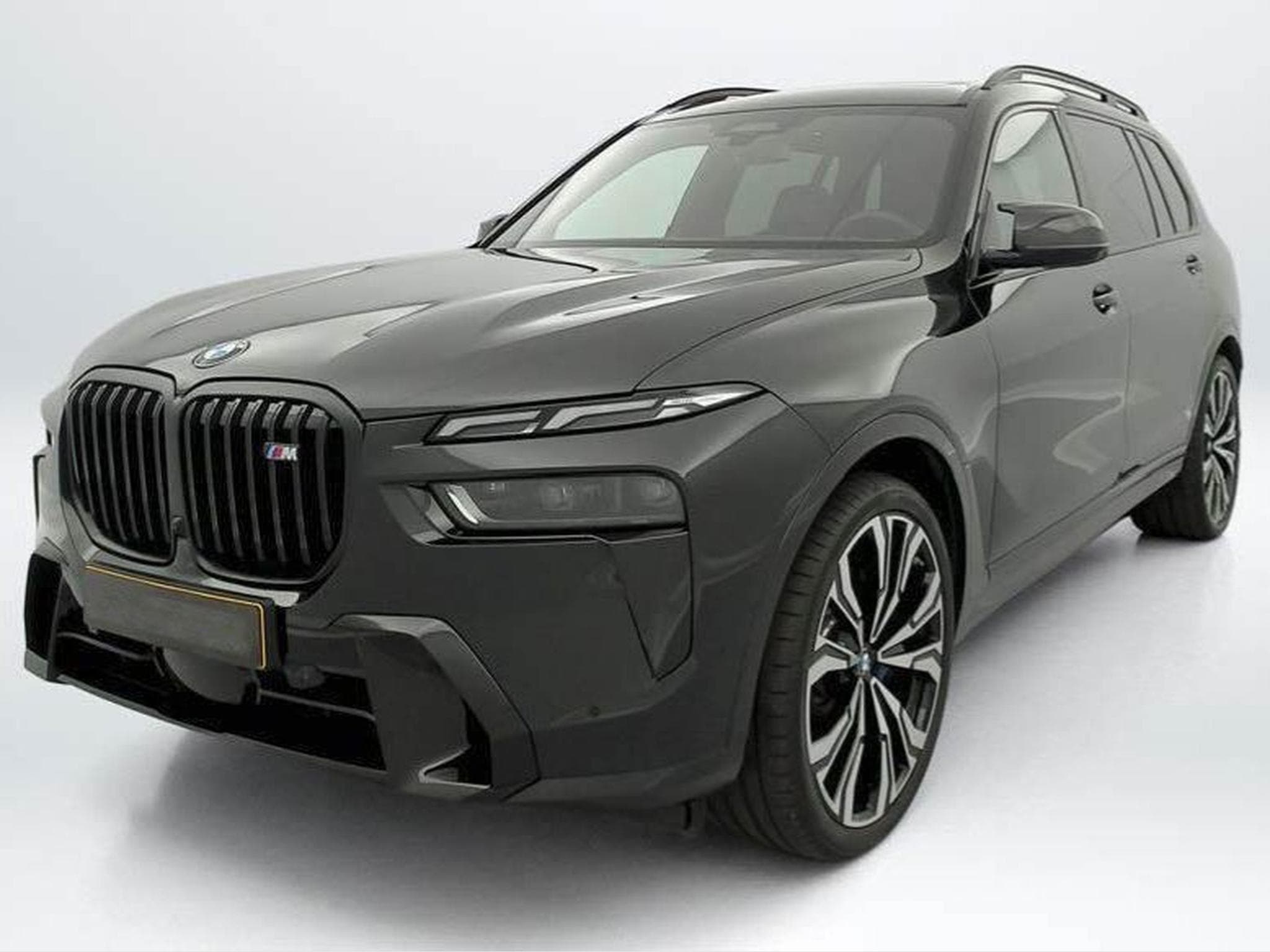 BMW X7 M60i (2023) - Photo 6