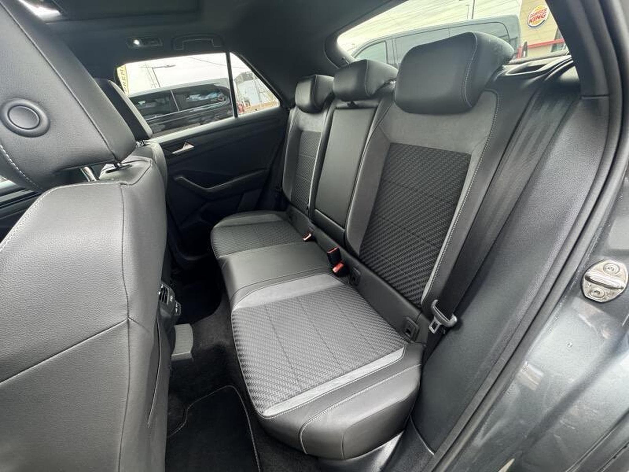 VW T-Roc R 2.0L TSI 300CV (2021) - Photo 10