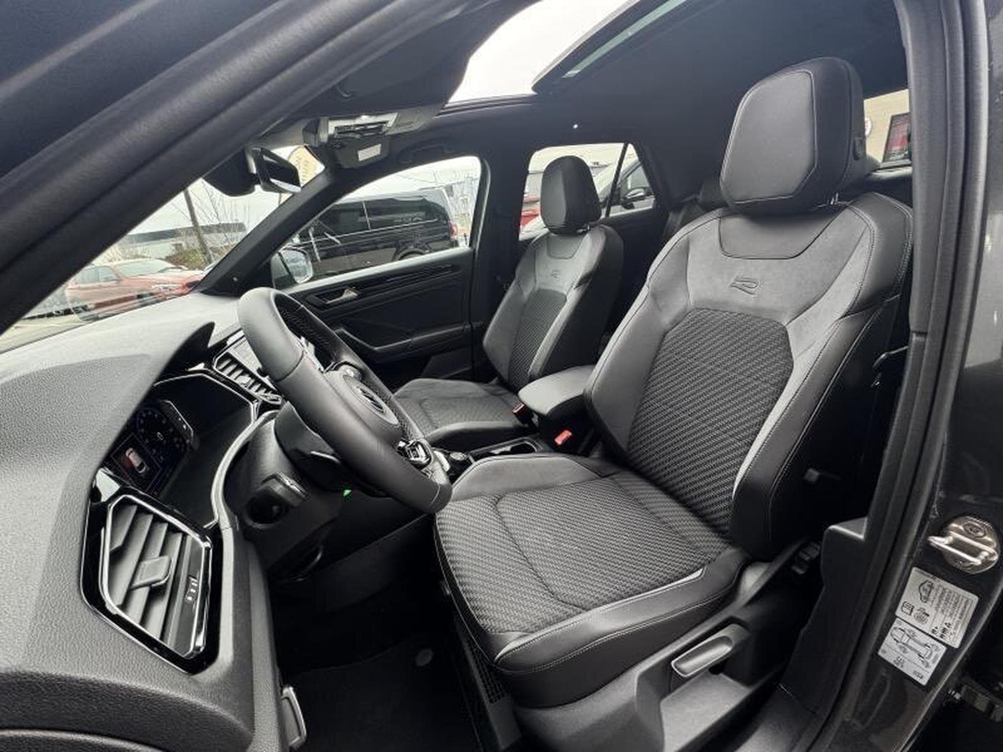 VW T-Roc R 2.0L TSI 300CV (2021) - Photo 8