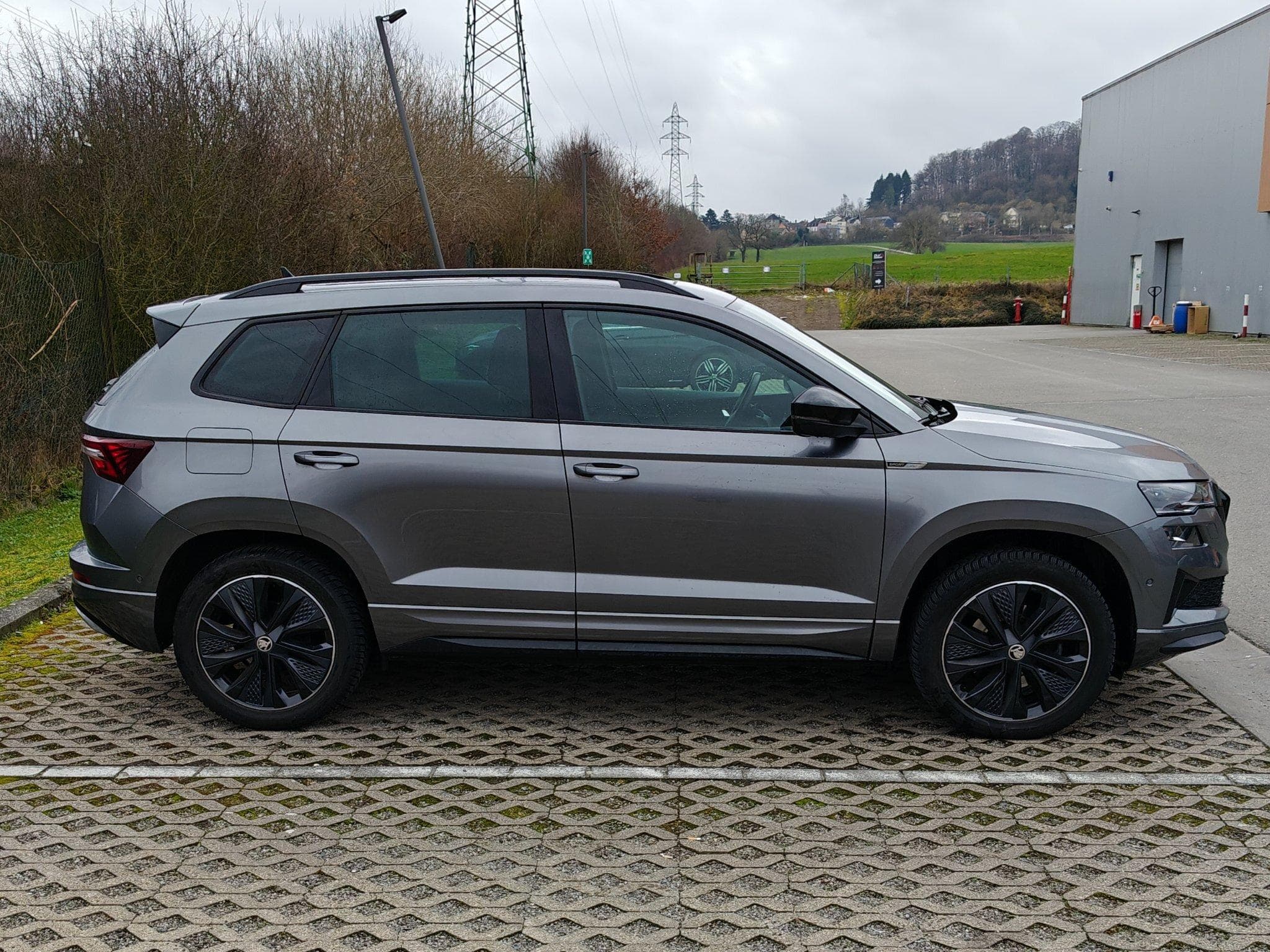 Skoda Karoq Sportline (2023) - Foto 3