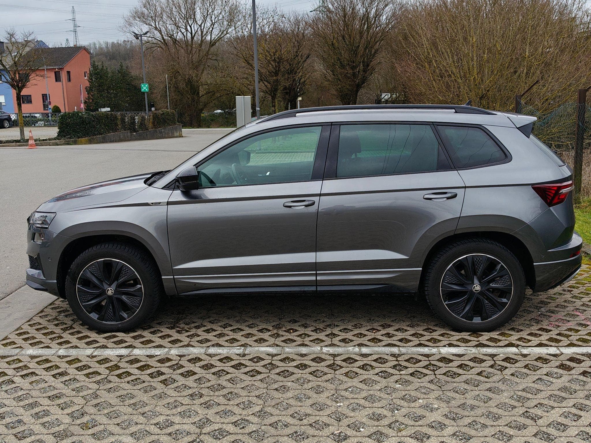 Skoda Karoq Sportline (2023) - Foto 5