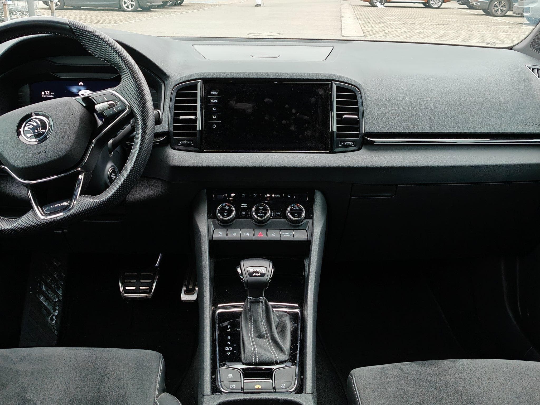 Skoda Karoq Sportline (2023) - Foto 8