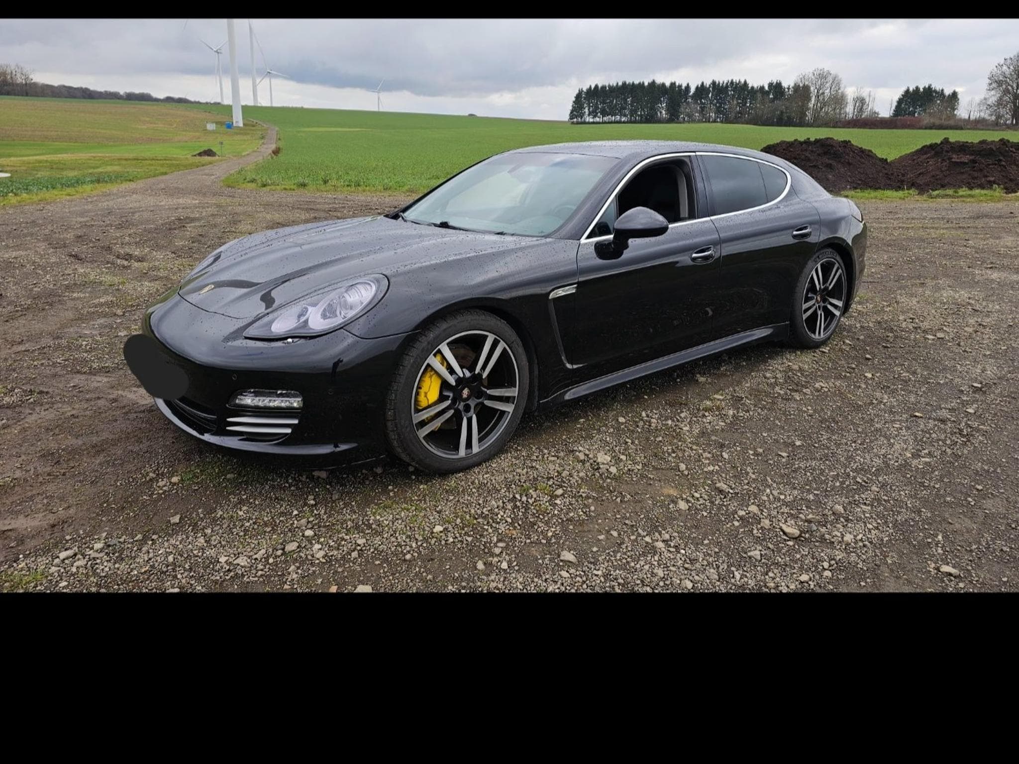 Porsche Panamera 4S (2010) - Photo 1