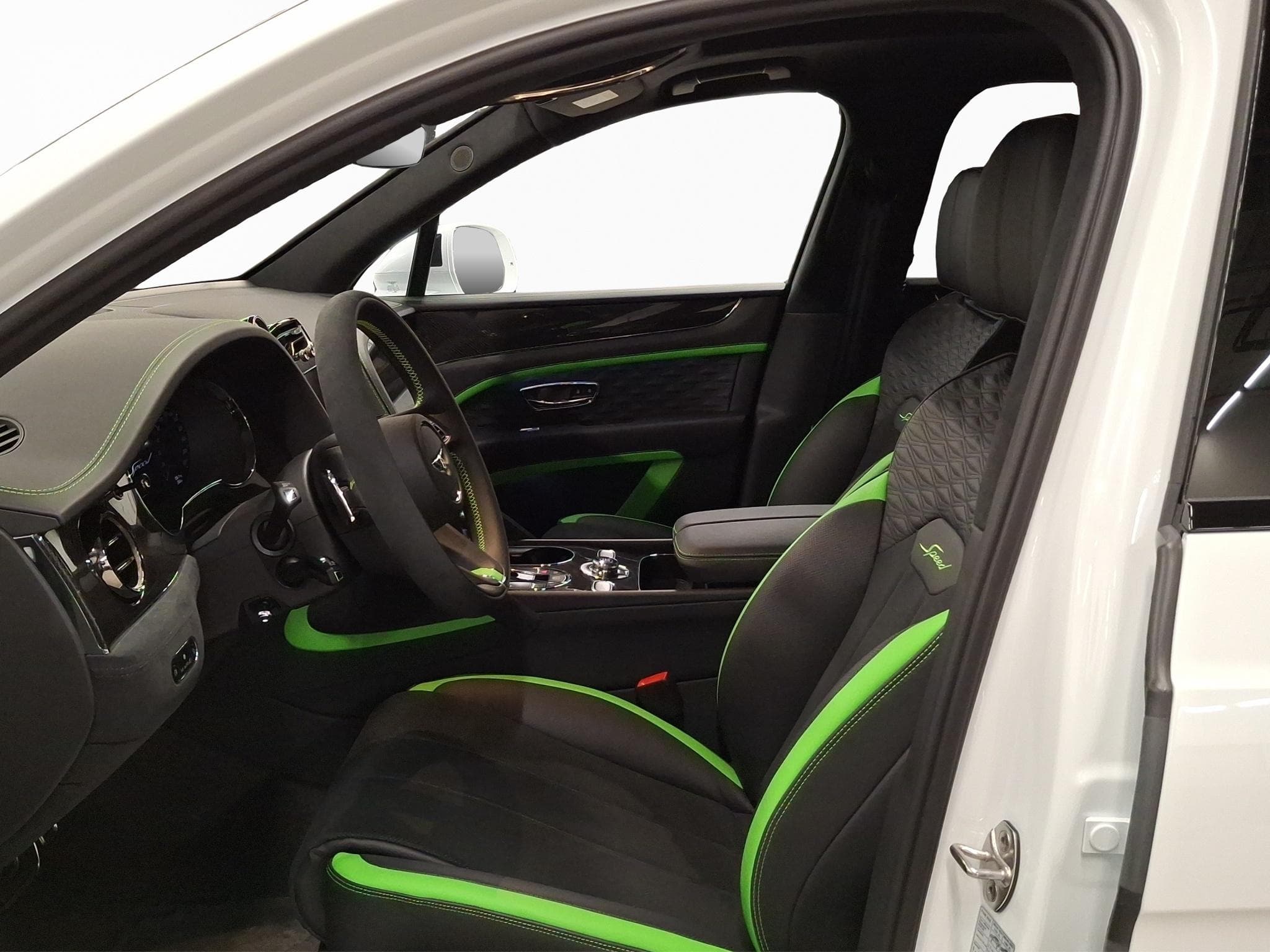 Bentley Bentayga Speed (2025) - Photo 2