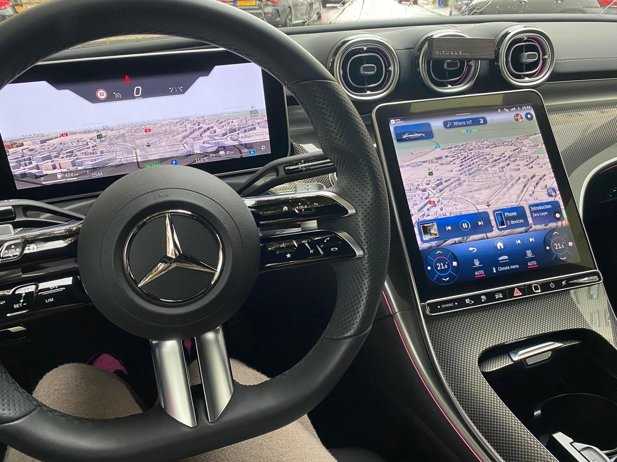 Mercedes C 300 pack AMG (2023) - Photo 2