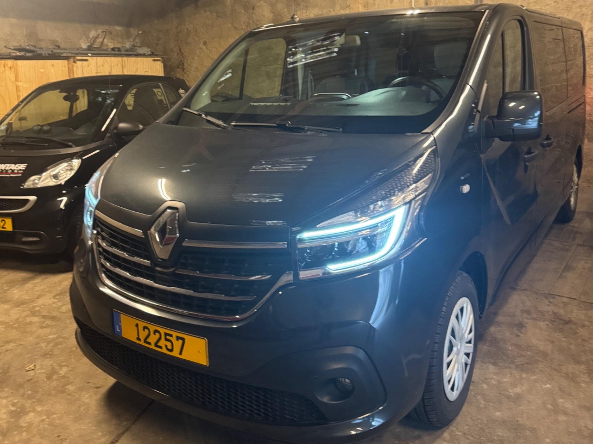 Renault Trafic Grand. Spaceclass DCI 170 BVA 7PL (2020) - Foto 2