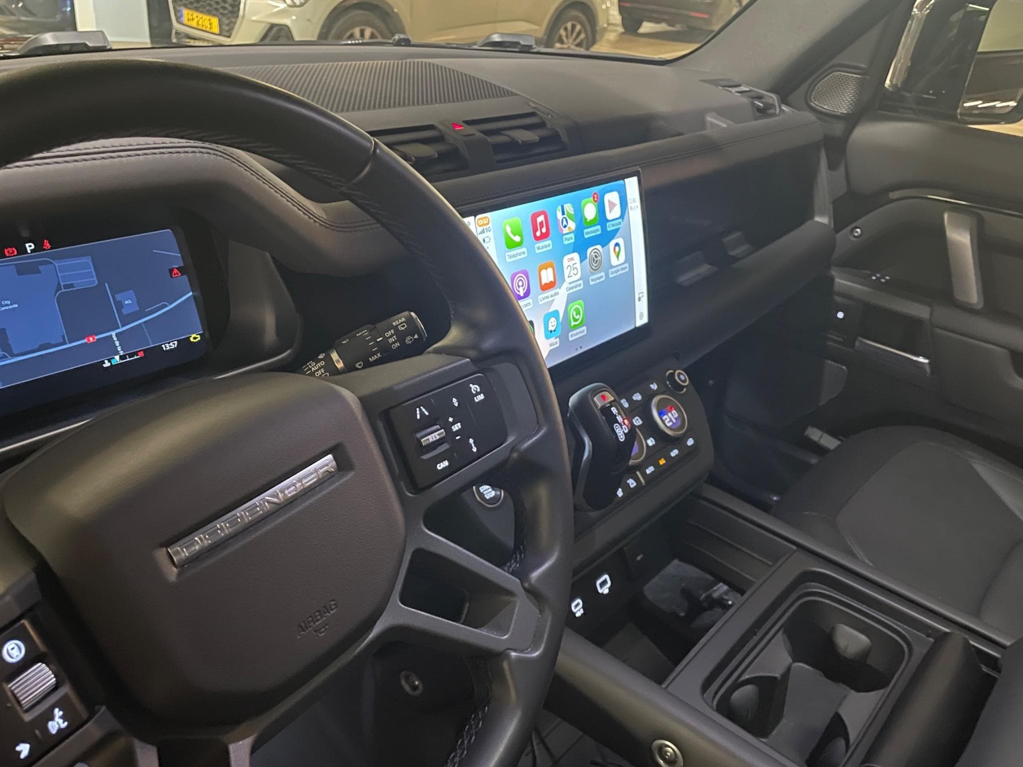 Land-Rover Defender Defender 110, D300 HSE X-Dynamic (2024) - Foto 13