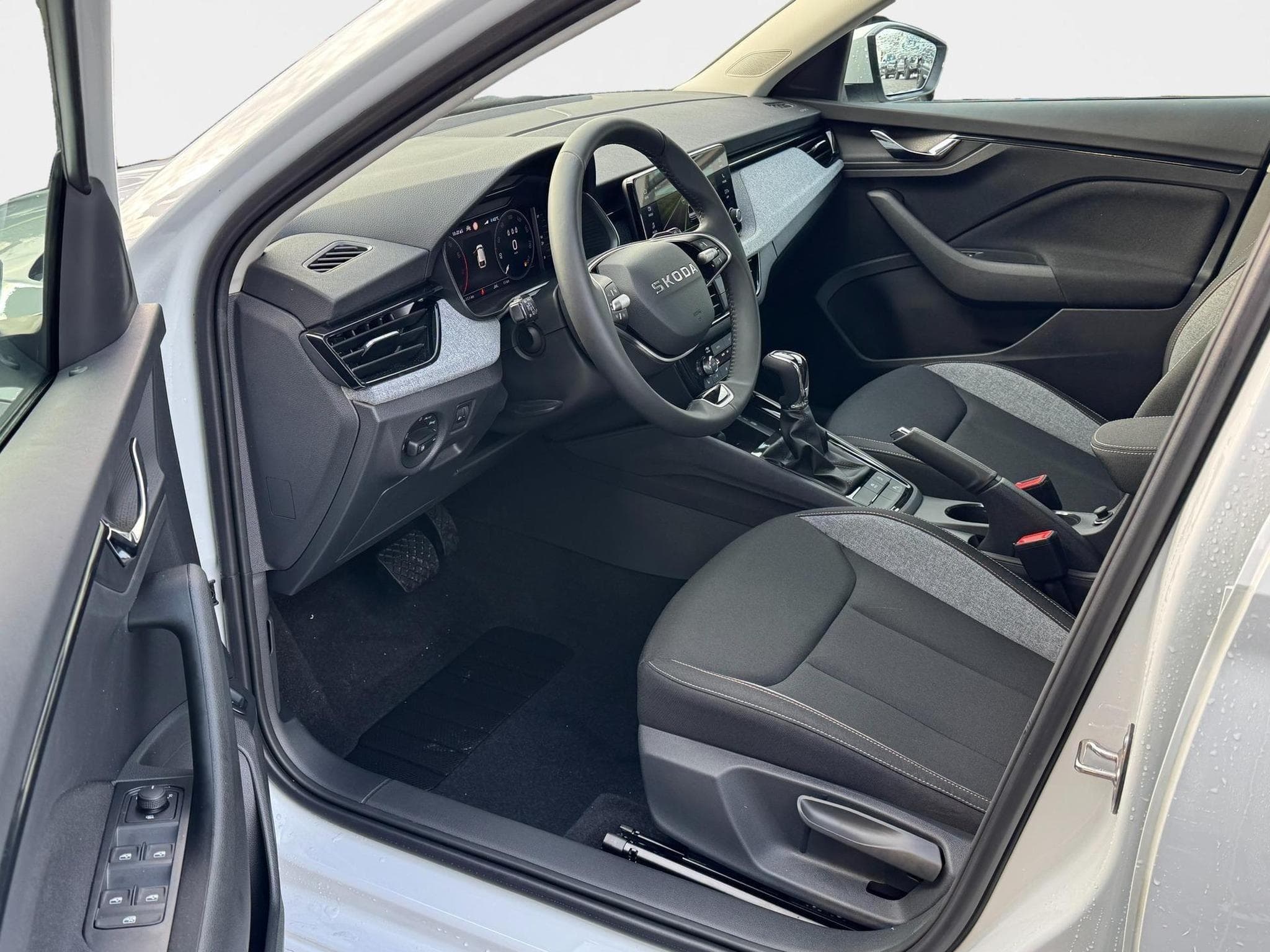 Skoda Scala 1,0 TSI DSG (2026) - Foto 11