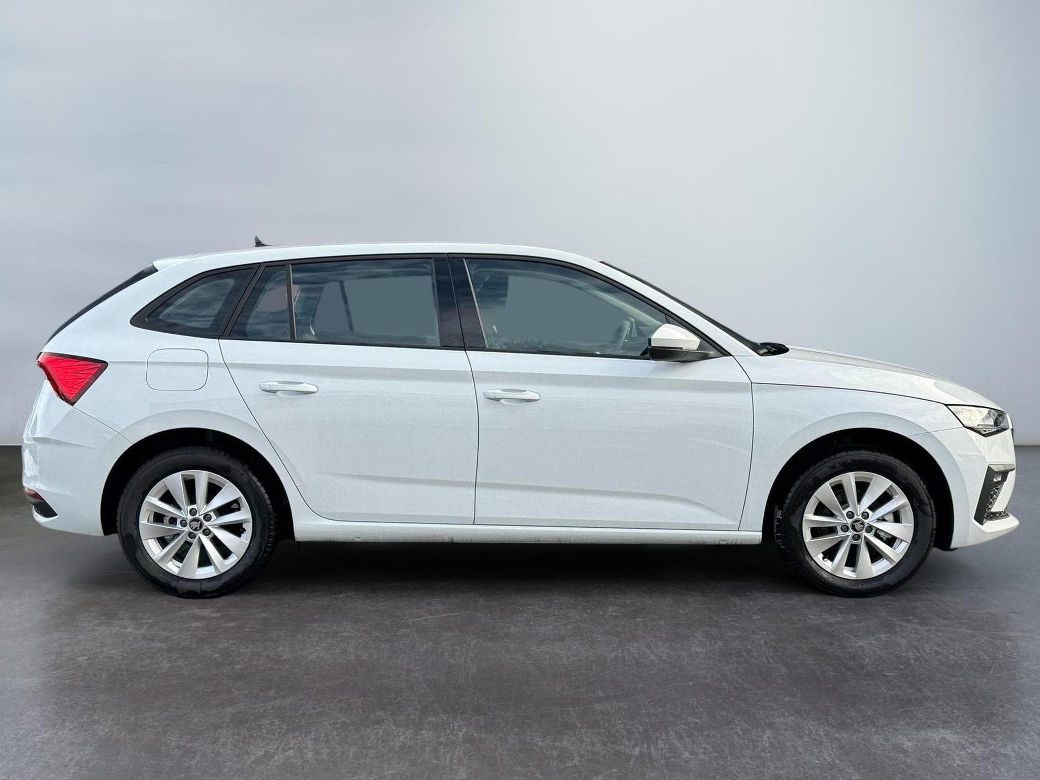 Skoda Scala 1,0 TSI DSG (2026) - Foto 6