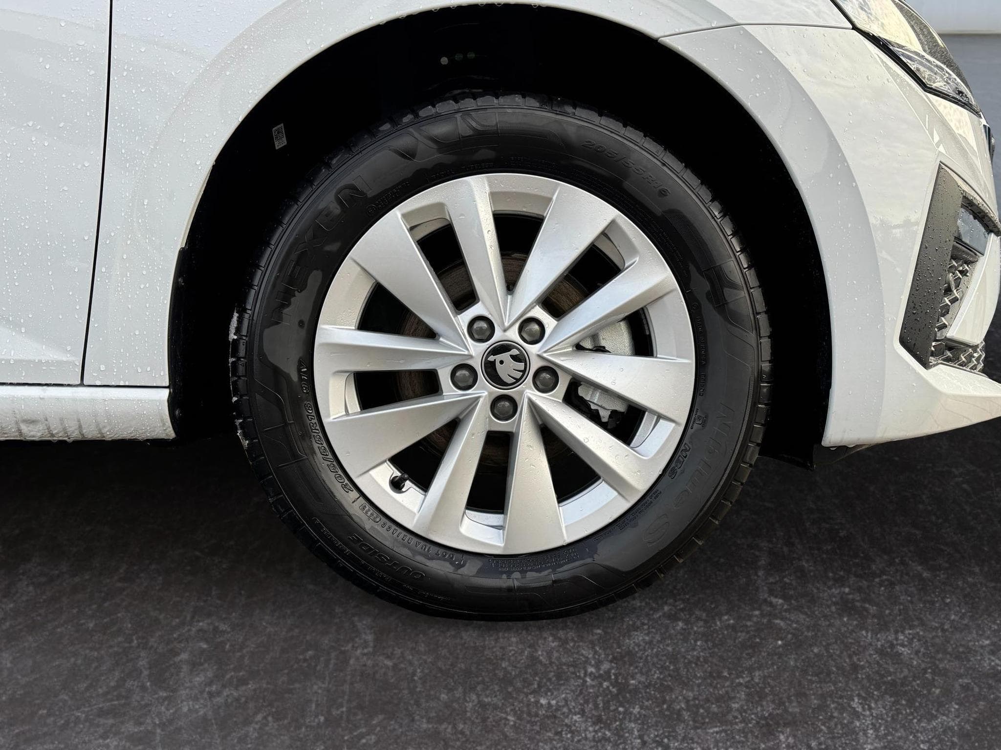 Skoda Scala 1,0 TSI DSG (2026) - Foto 8