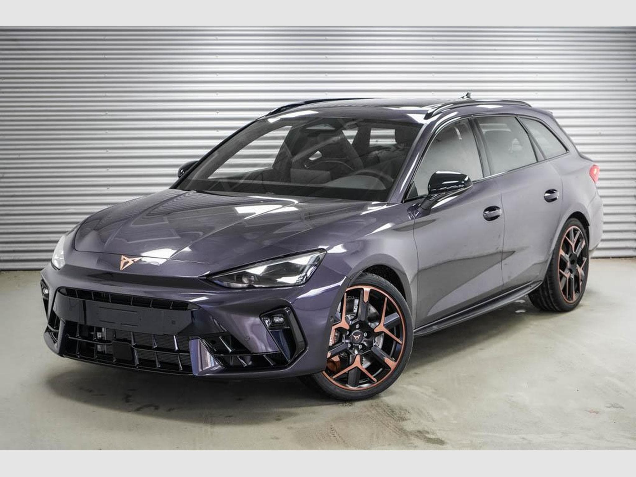 Cupra Leon ST 2,0 TSI (2025) - Foto 1