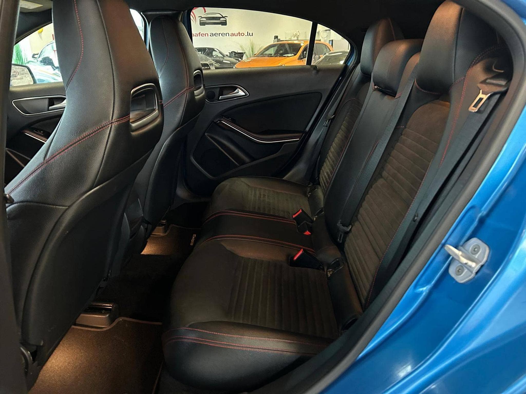 Mercedes A 200 d AMG-Line (2016) - Photo 12