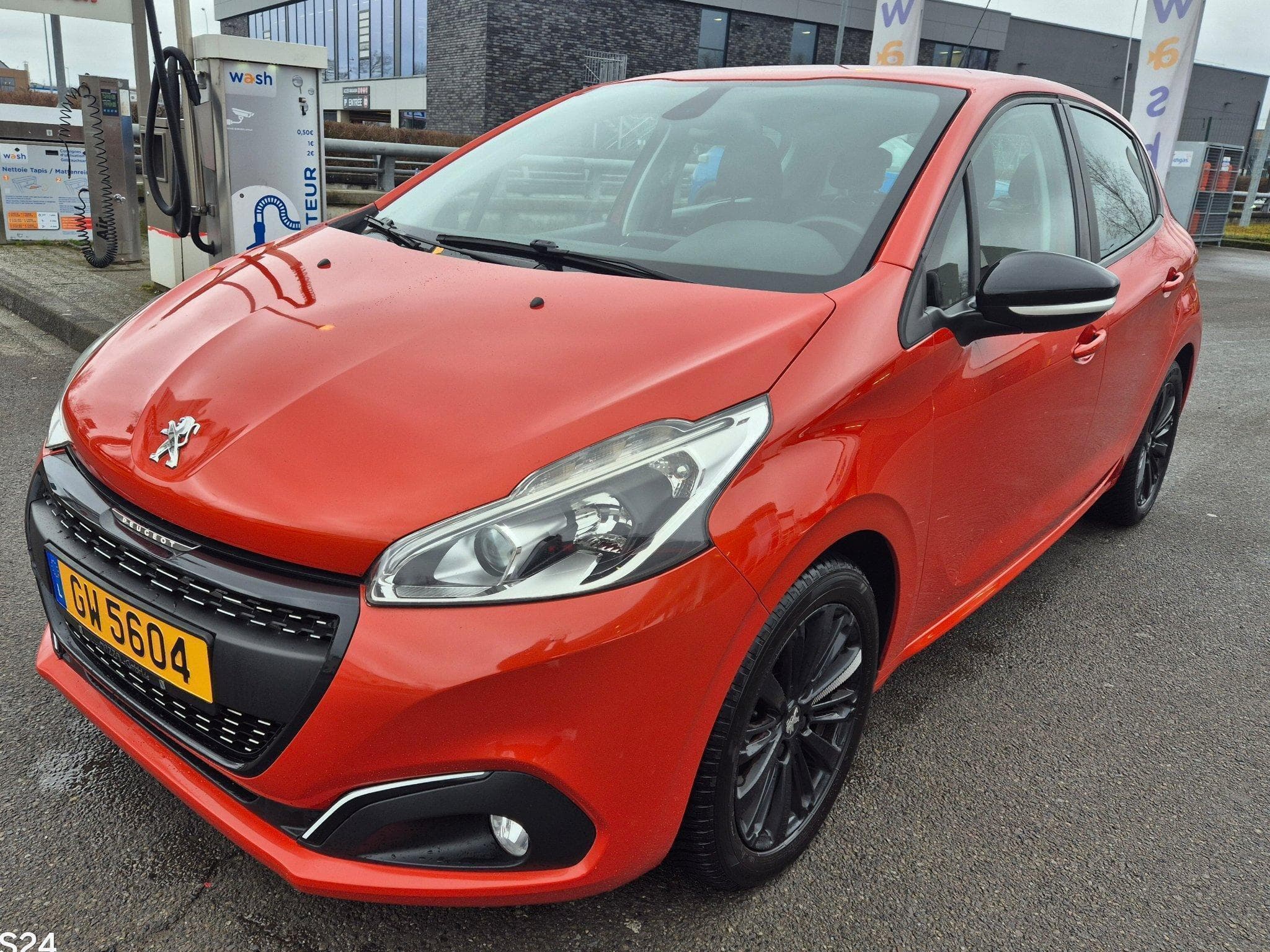 Peugeot 208 1.2 Orange Power  Restylée Sport (2015) - Foto 1