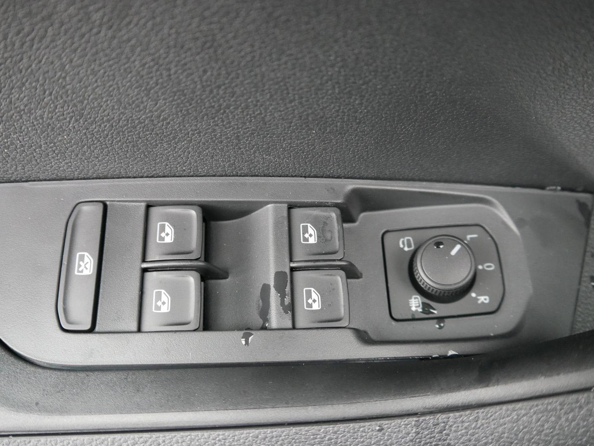 Skoda Karoq Sportline 2.0 TSI 4x4 DSG (2026) - Foto 10