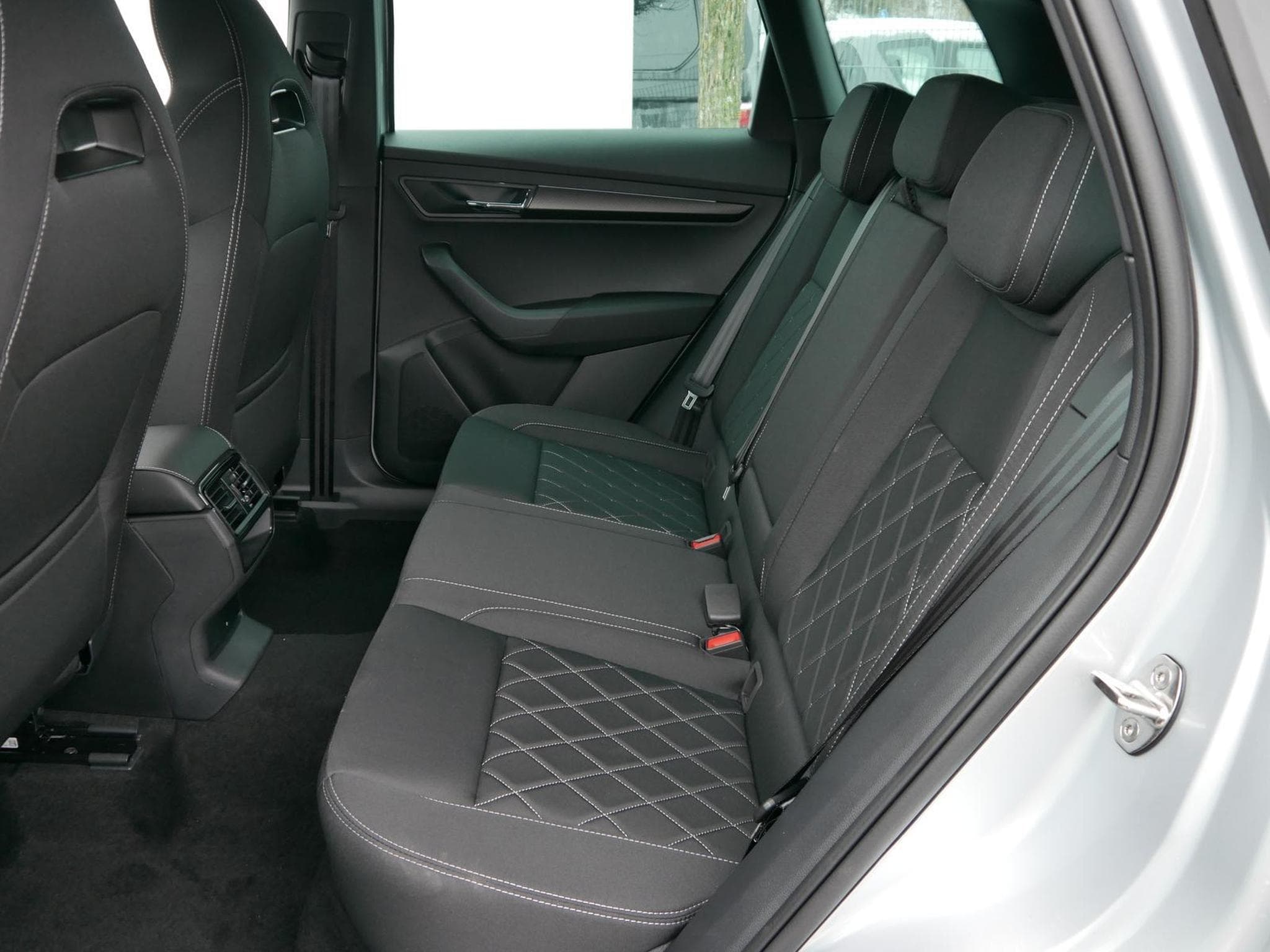 Skoda Karoq Sportline 2.0 TSI 4x4 DSG (2026) - Foto 8