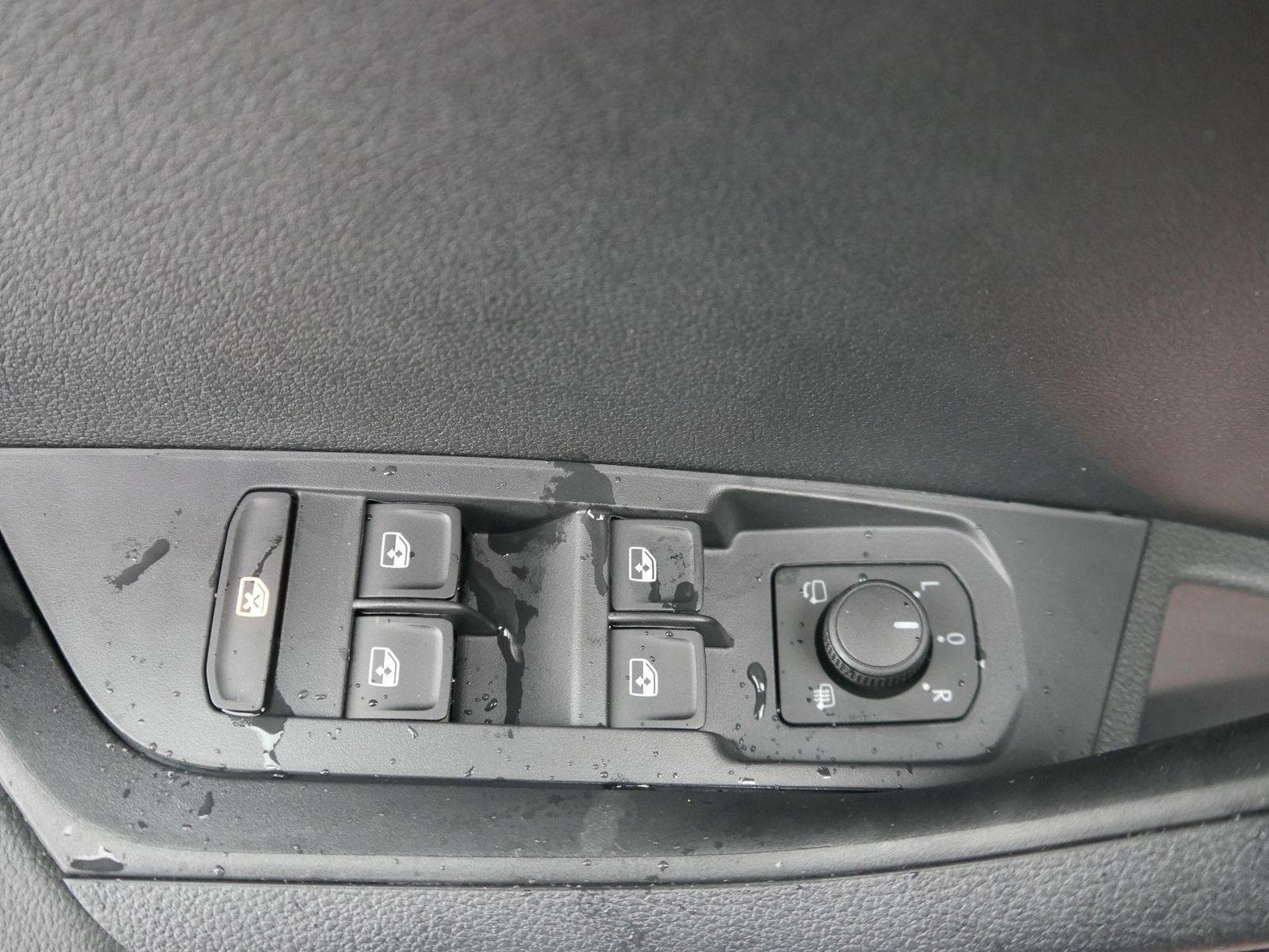 Skoda Karoq Sportline 2.0 TSI 4x4 DSG (2026) - Foto 10