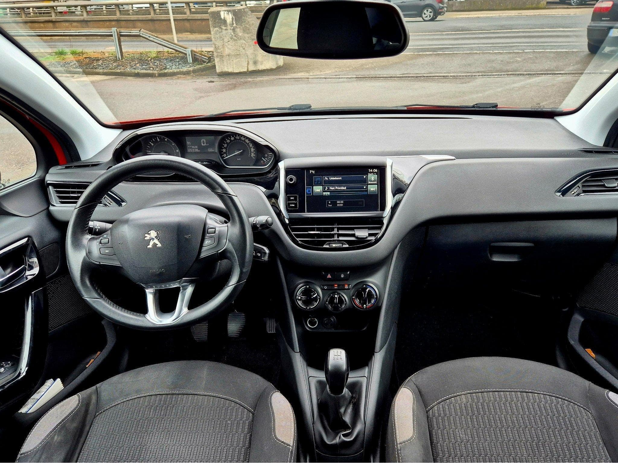 Peugeot 208 1.2 Orange Power  Restylée Sport (2015) - Foto 8