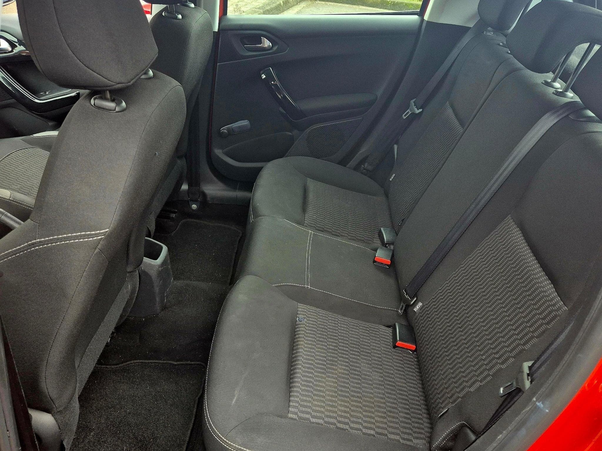 Peugeot 208 1.2 Orange Power  Restylée Sport (2015) - Foto 11