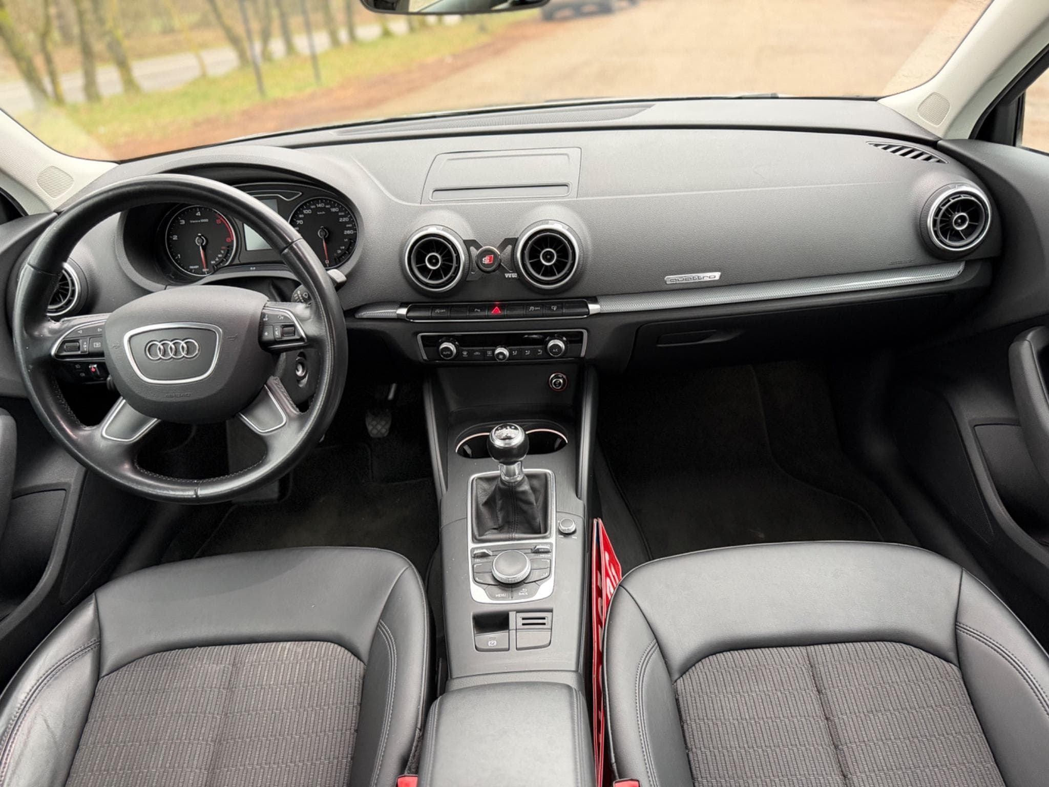Audi A3 2.0 TDI QUATTRO (2015) - Photo 2