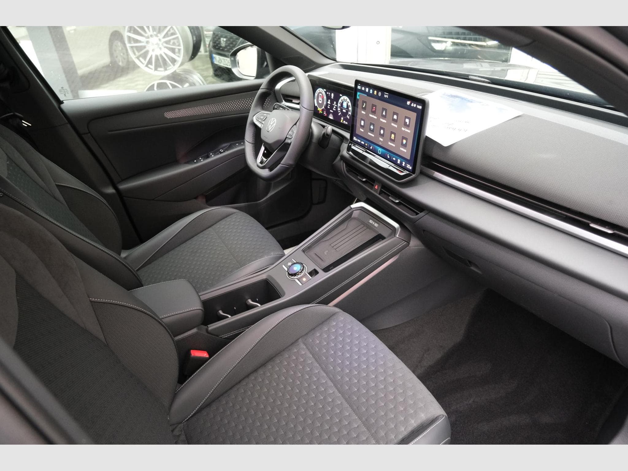 VW T-Roc 1.5 eTSI DSG (2026) - Foto 24