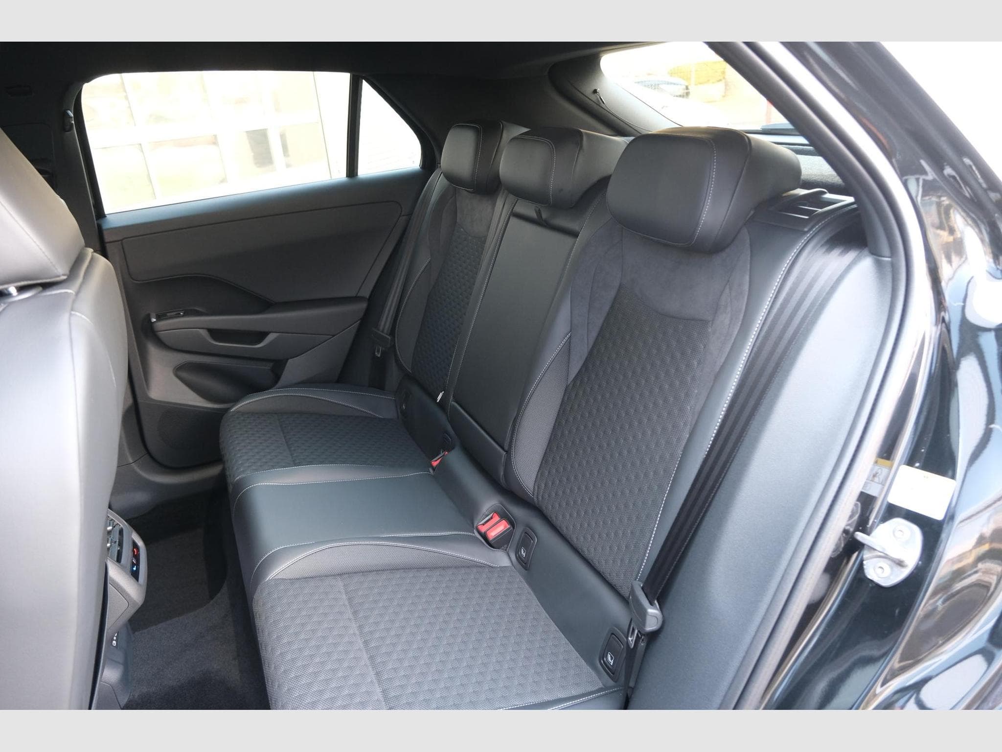 VW T-Roc 1.5 eTSI DSG (2026) - Foto 9