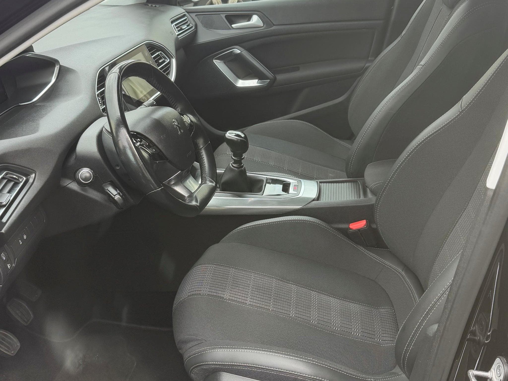 Peugeot 308 Business S (2020) - Photo 3