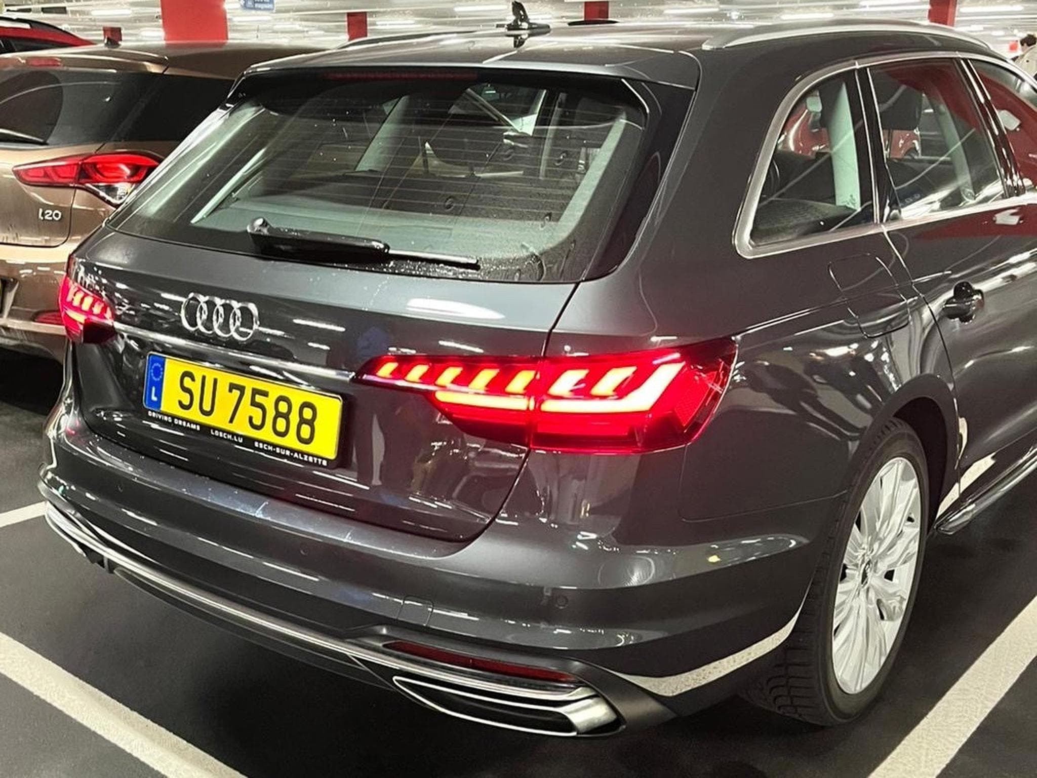 Audi A4 Advanced (2024) - Foto 2