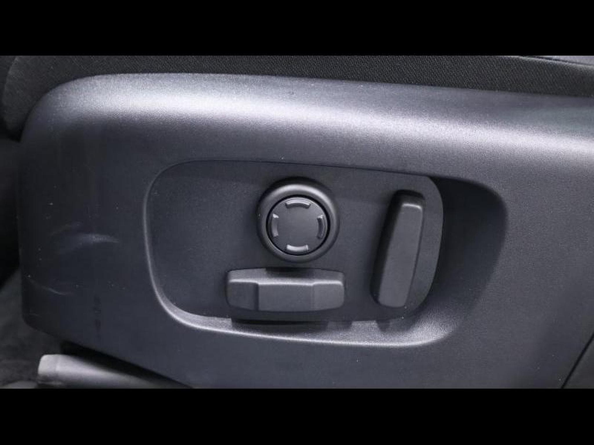 Land-Rover Range Rover Evoque D165 Dynamic SE AWD Auto (2025) - Photo 17