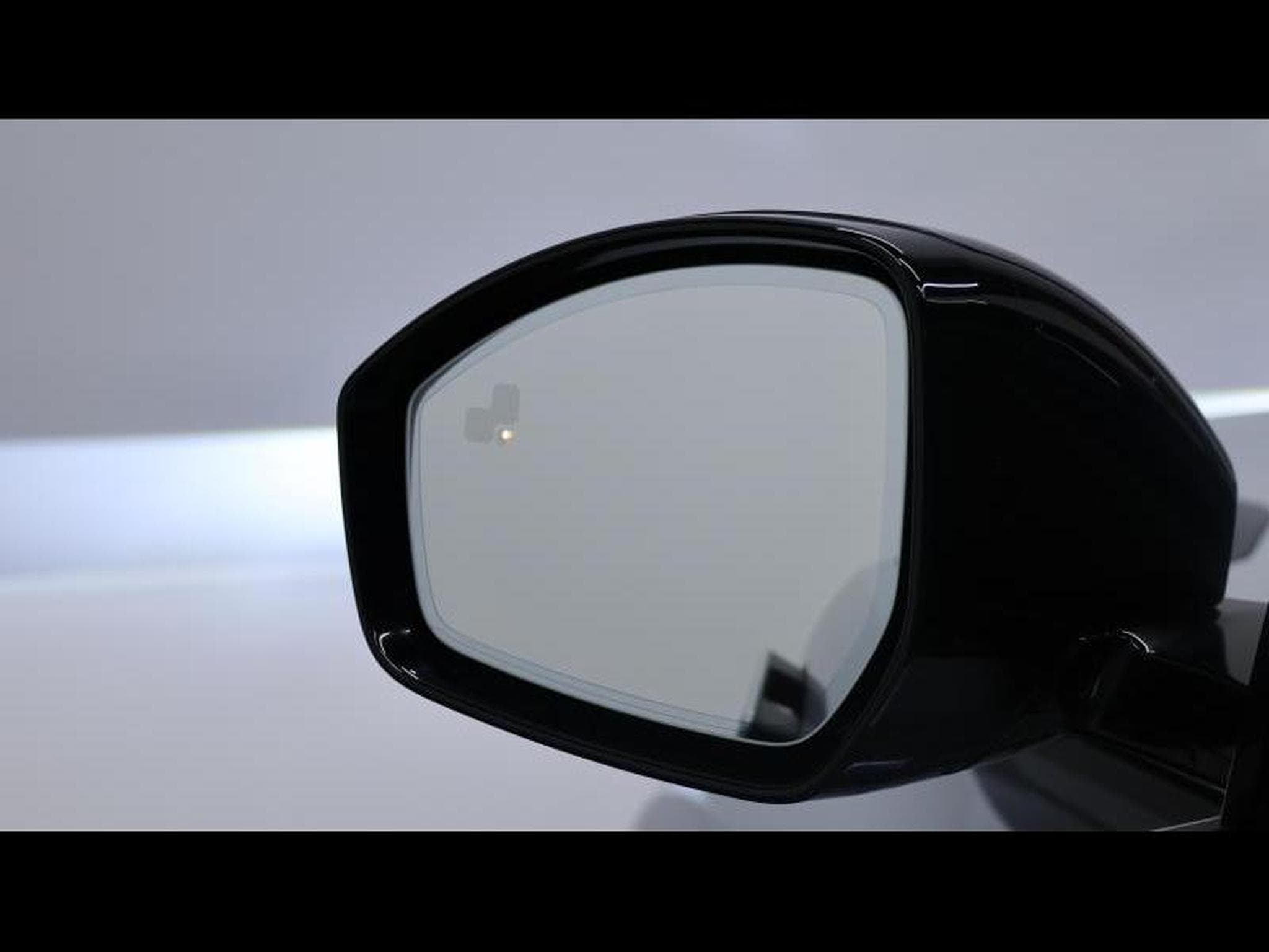 Land-Rover Range Rover Evoque D165 Dynamic SE AWD Auto (2025) - Photo 18