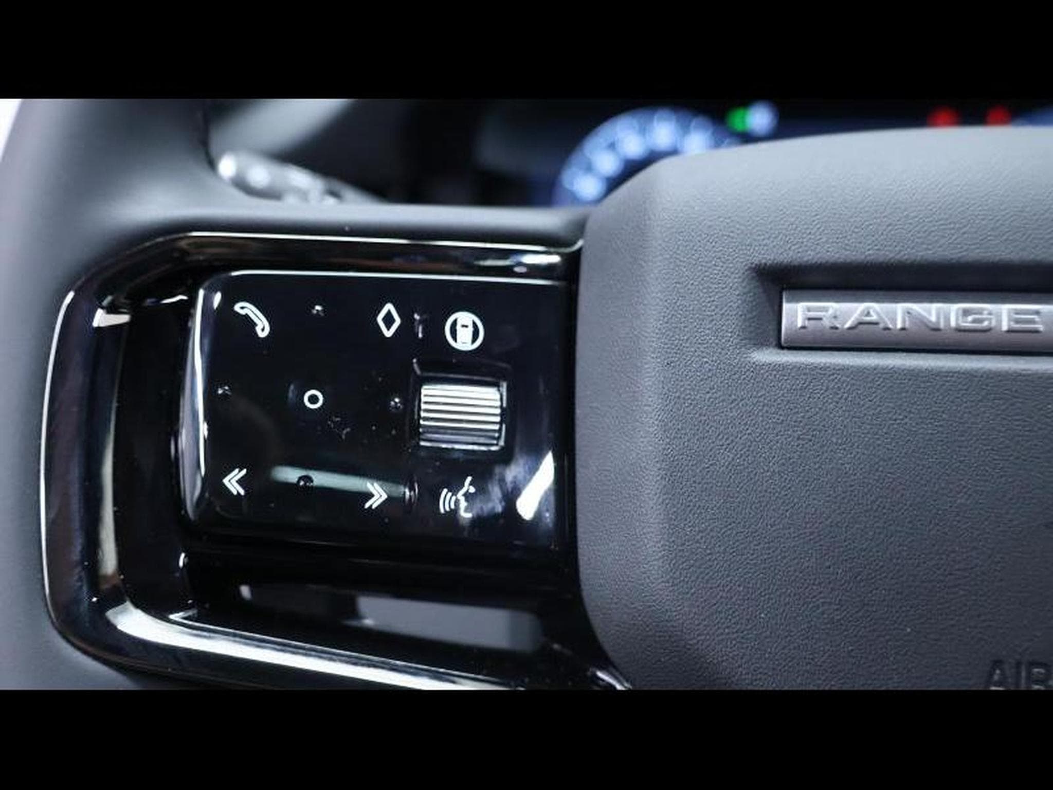 Land-Rover Range Rover Evoque D165 Dynamic SE AWD Auto (2025) - Photo 20