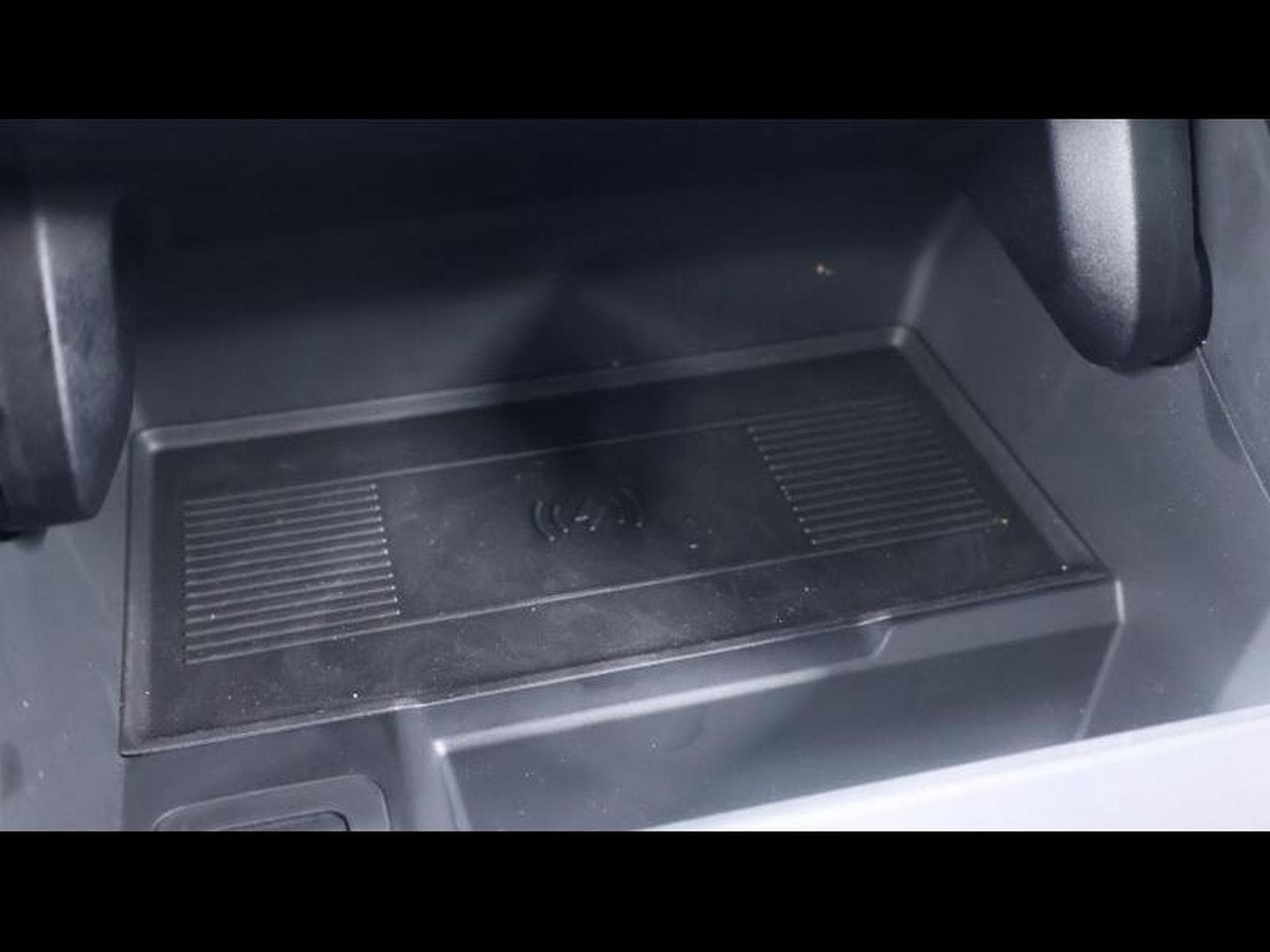 Land-Rover Range Rover Evoque D165 Dynamic SE AWD Auto (2025) - Photo 23