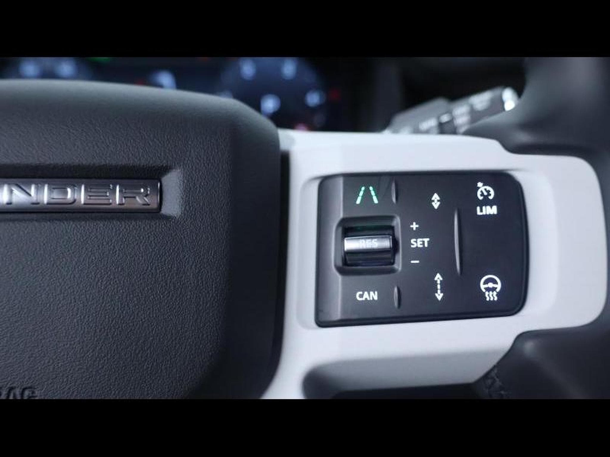 Land-Rover Defender 110 D200 X-Dynamic SE AWD Auto (2026) - Photo 16