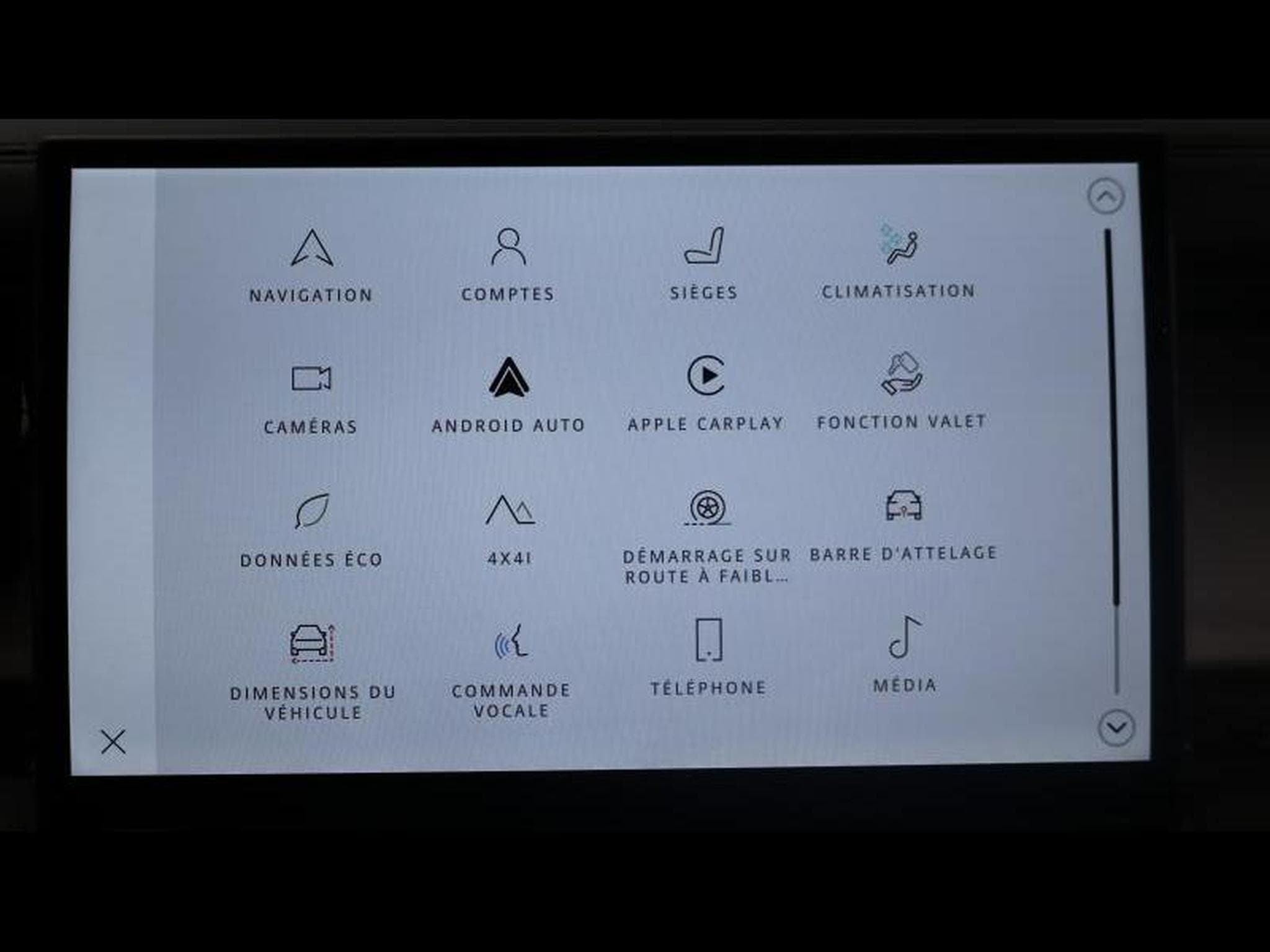 Land-Rover Defender 110 D200 X-Dynamic SE AWD Auto (2026) - Photo 19