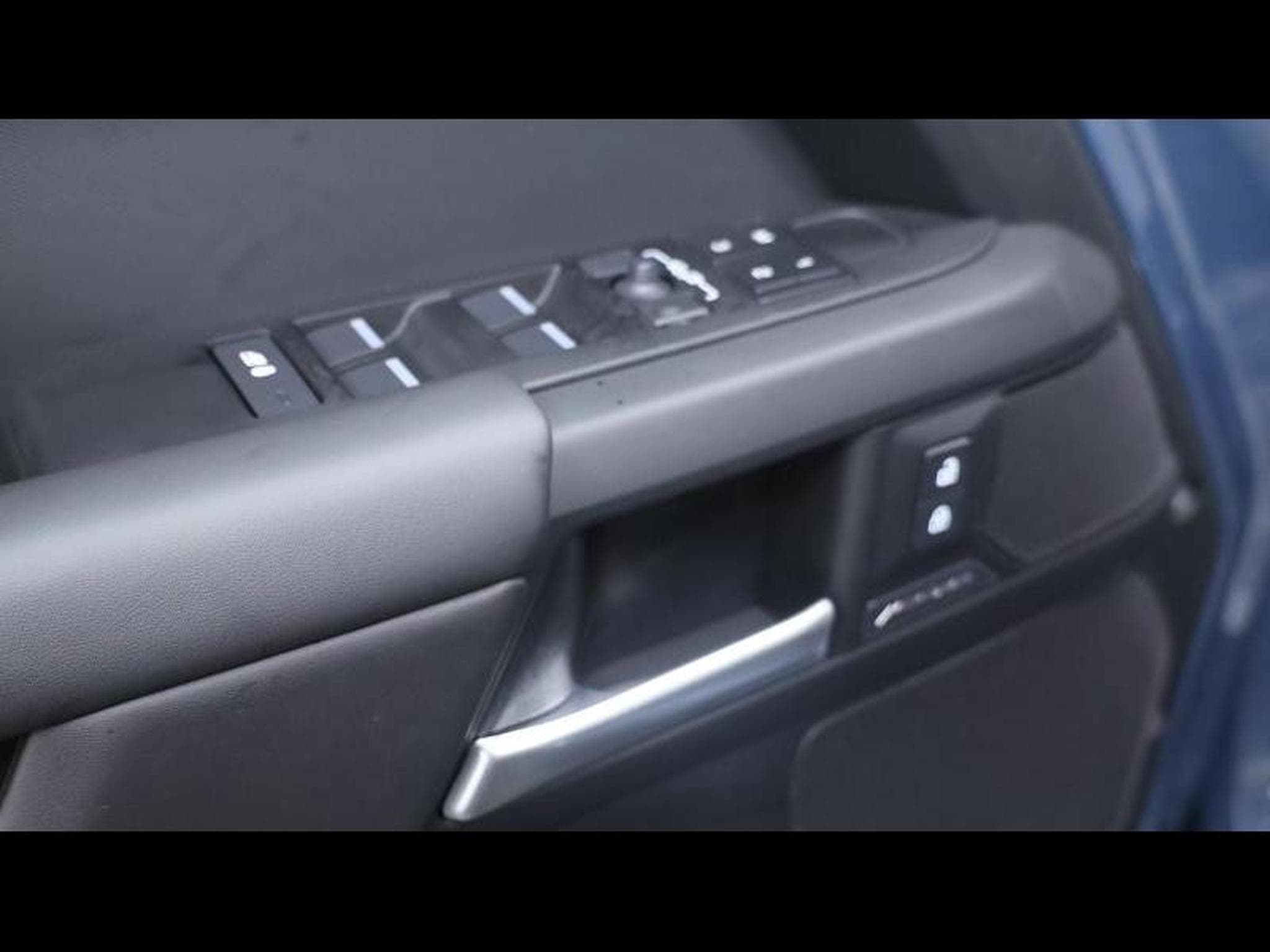 Land-Rover Defender 110 D200 X-Dynamic SE AWD Auto (2026) - Photo 23