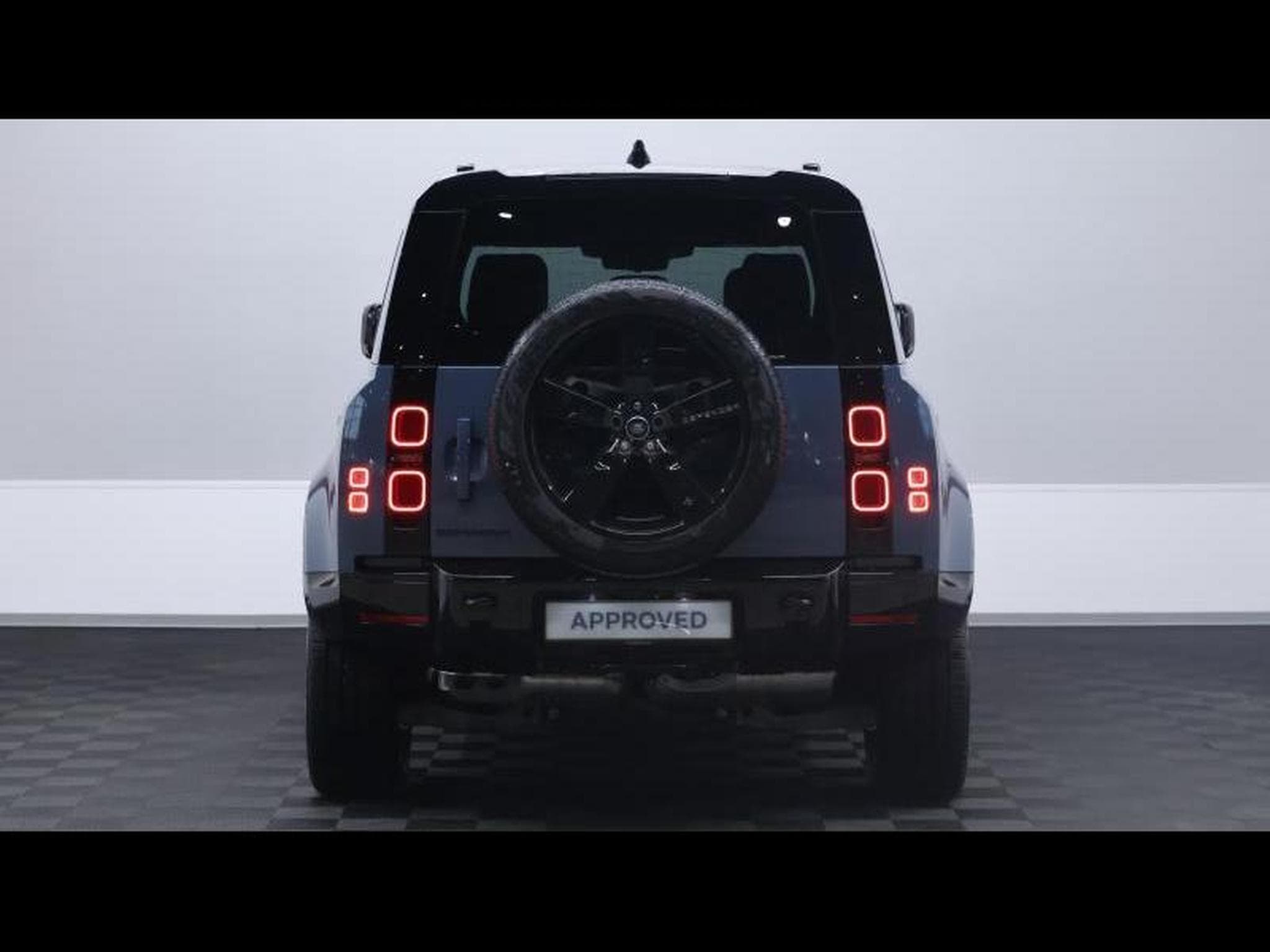 Land-Rover Defender 110 D200 X-Dynamic SE AWD Auto (2026) - Photo 5