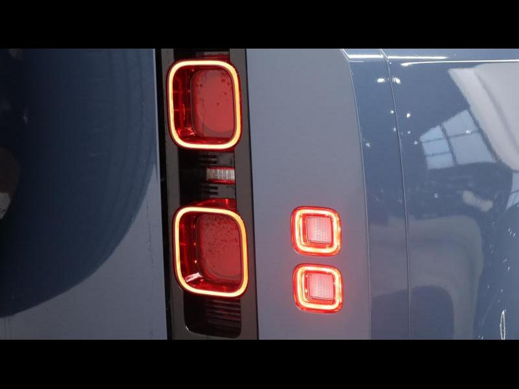 Land-Rover Defender 110 D200 X-Dynamic SE AWD Auto (2026) - Photo 8