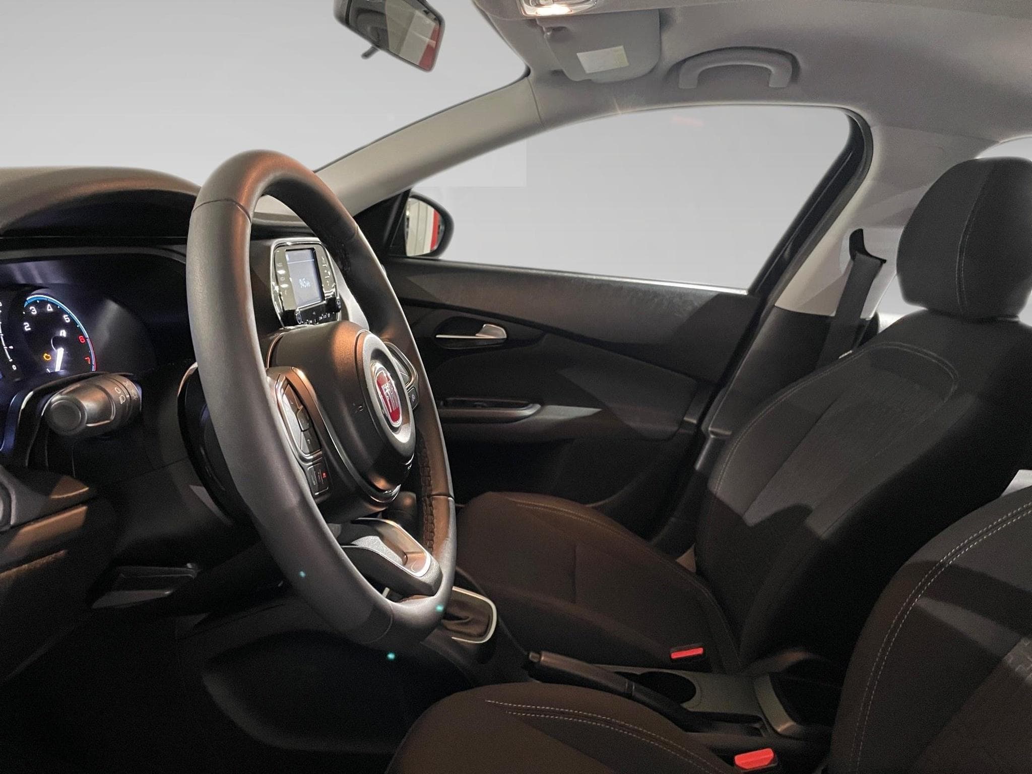 Fiat Tipo 1.5 HYBRIDE ESSENCE (2024) - Photo 4